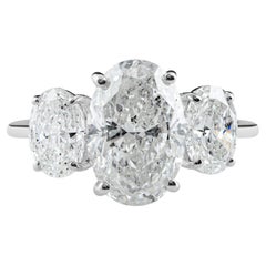 Anillo de diamantes naturales en forma de tres óvalos de 5,33 quilates Joyas de oro blanco de 18 quilates