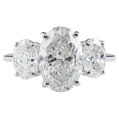Anillo de diamantes naturales en forma de tres óvalos de 5,33 quilates Joyas de oro blanco de 18 quilates