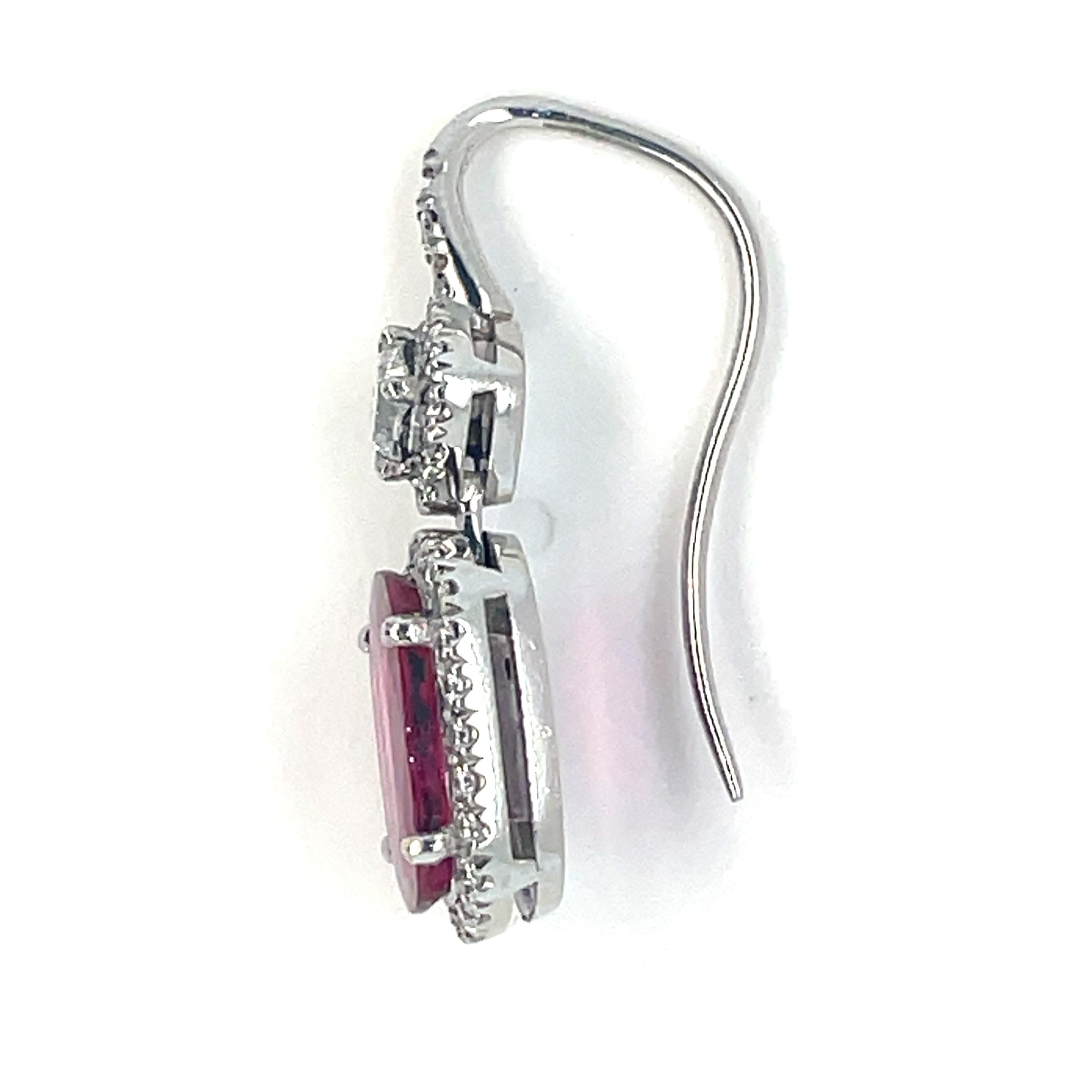 Edoardiano Anello di rubino naturale da 5,40 carati in platino con diamanti in vendita