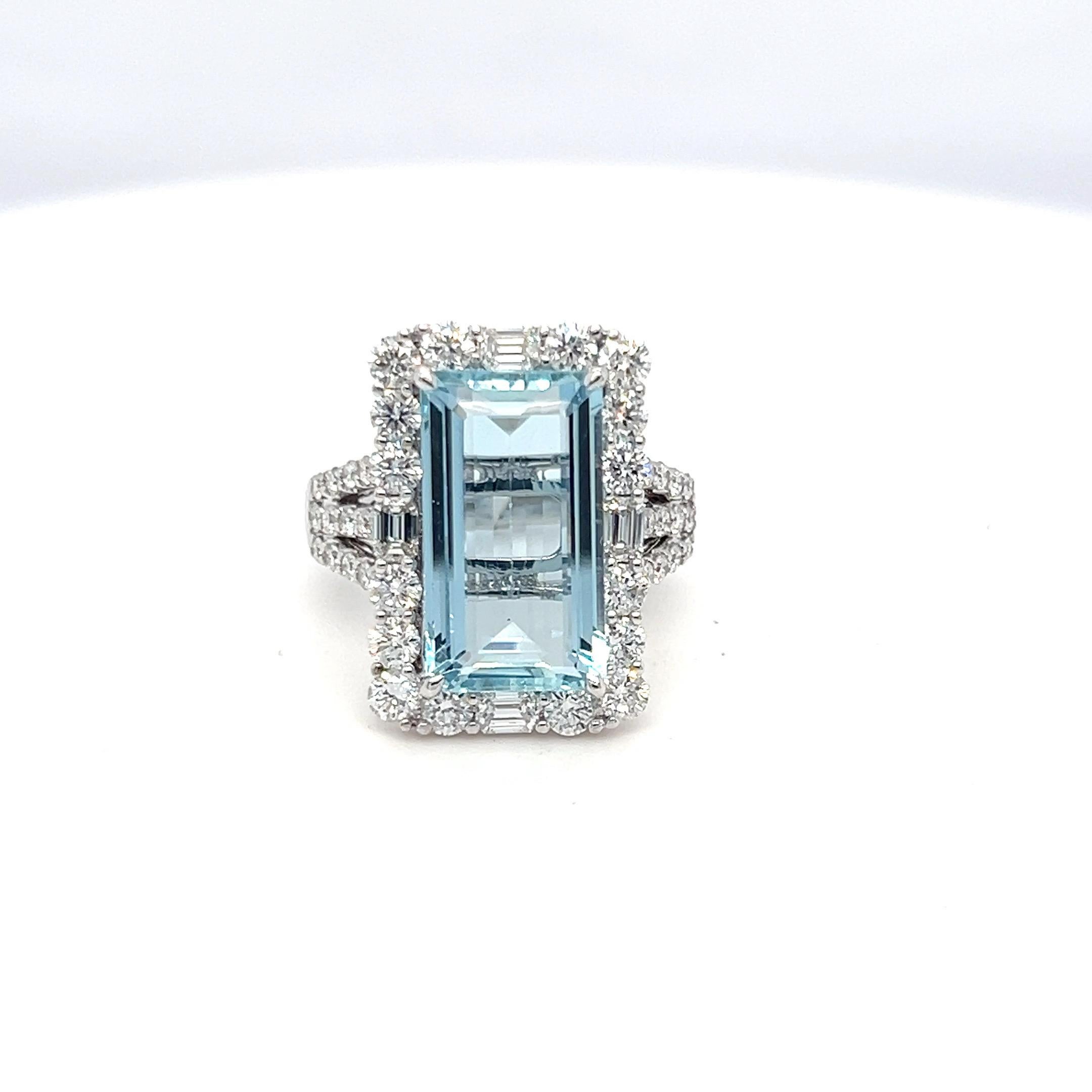 Natural 5.48 Rectangular Aquamarine Diamonds Ring For Sale at 1stDibs