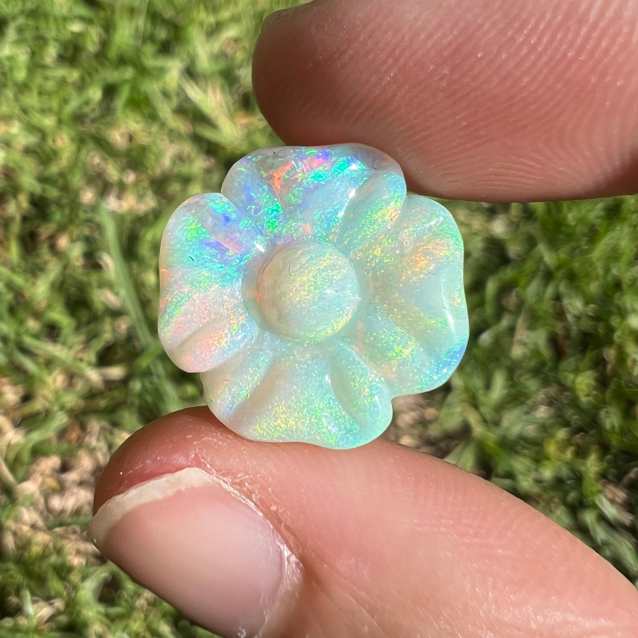 Natural 5.59 Ct Carved Fossilised Opal carved Flower mined by Sue Cooper In New Condition For Sale In BELCONNEN, ACT