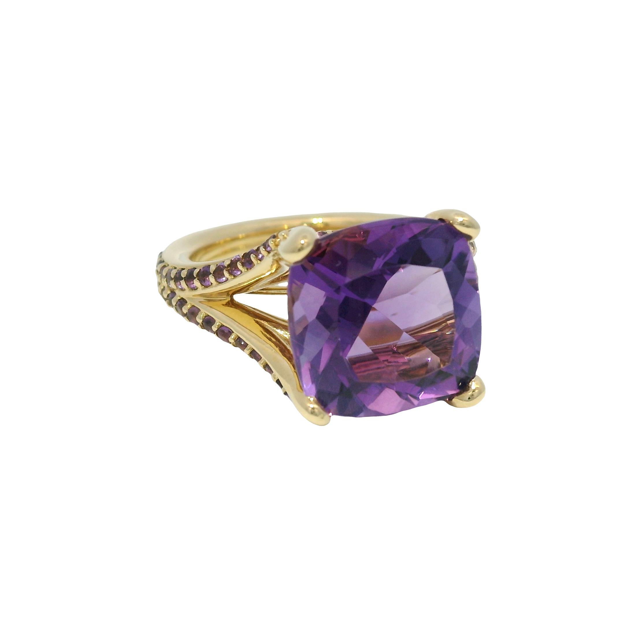 Bague en or jaune 14k de 5,8 carats d'améthyste violette à tige fendue

Design/One : Sans marque

Style : Bague à tige fendue en améthyste violette

MATERIAL : Or jaune 14k

Détails des pierres précieuses : La pierre principale est une améthyste