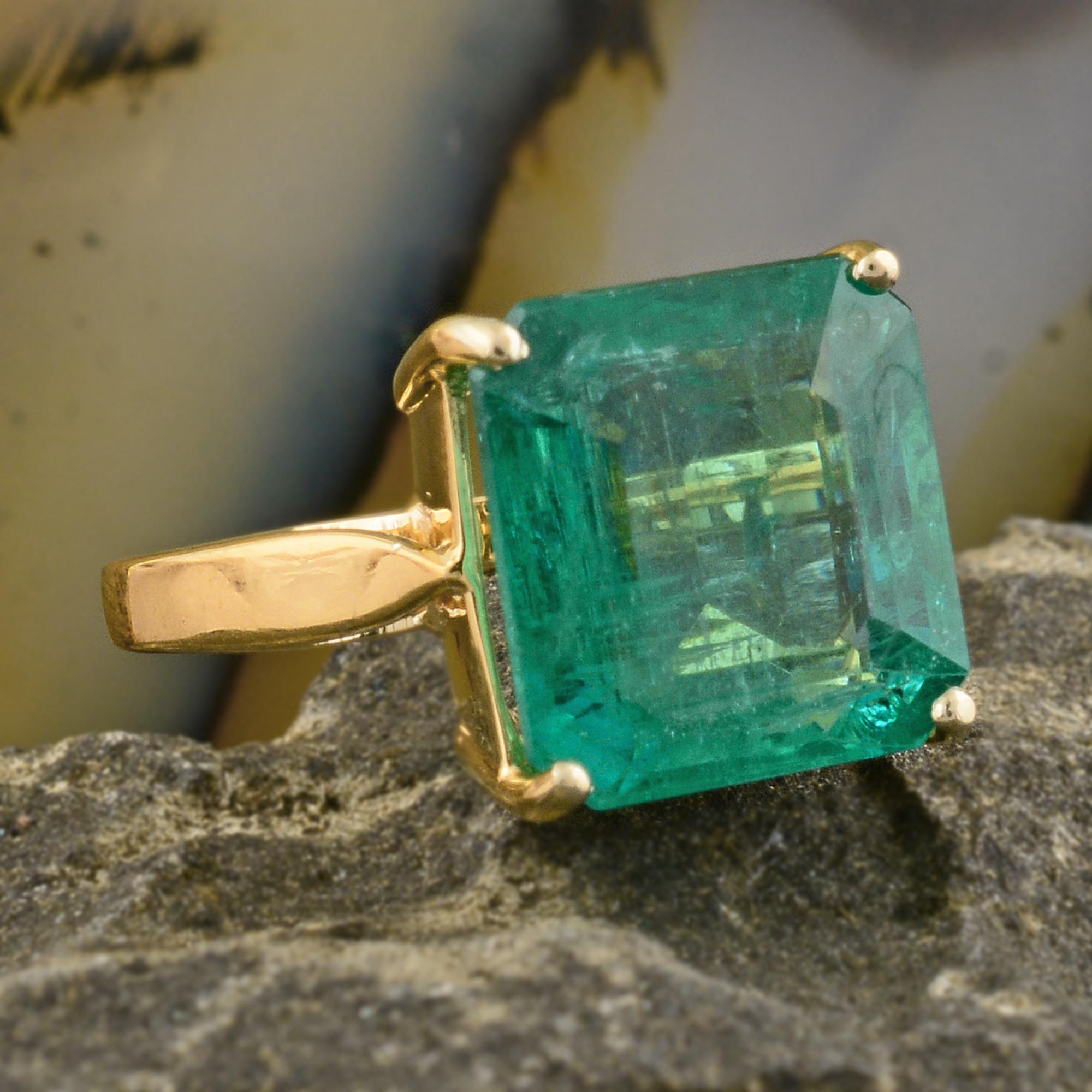 Octagon Cut Natural 5.84 Carat Solitaire Zambian Emerald Gemstone Ring 18 Karat Yellow Gold For Sale