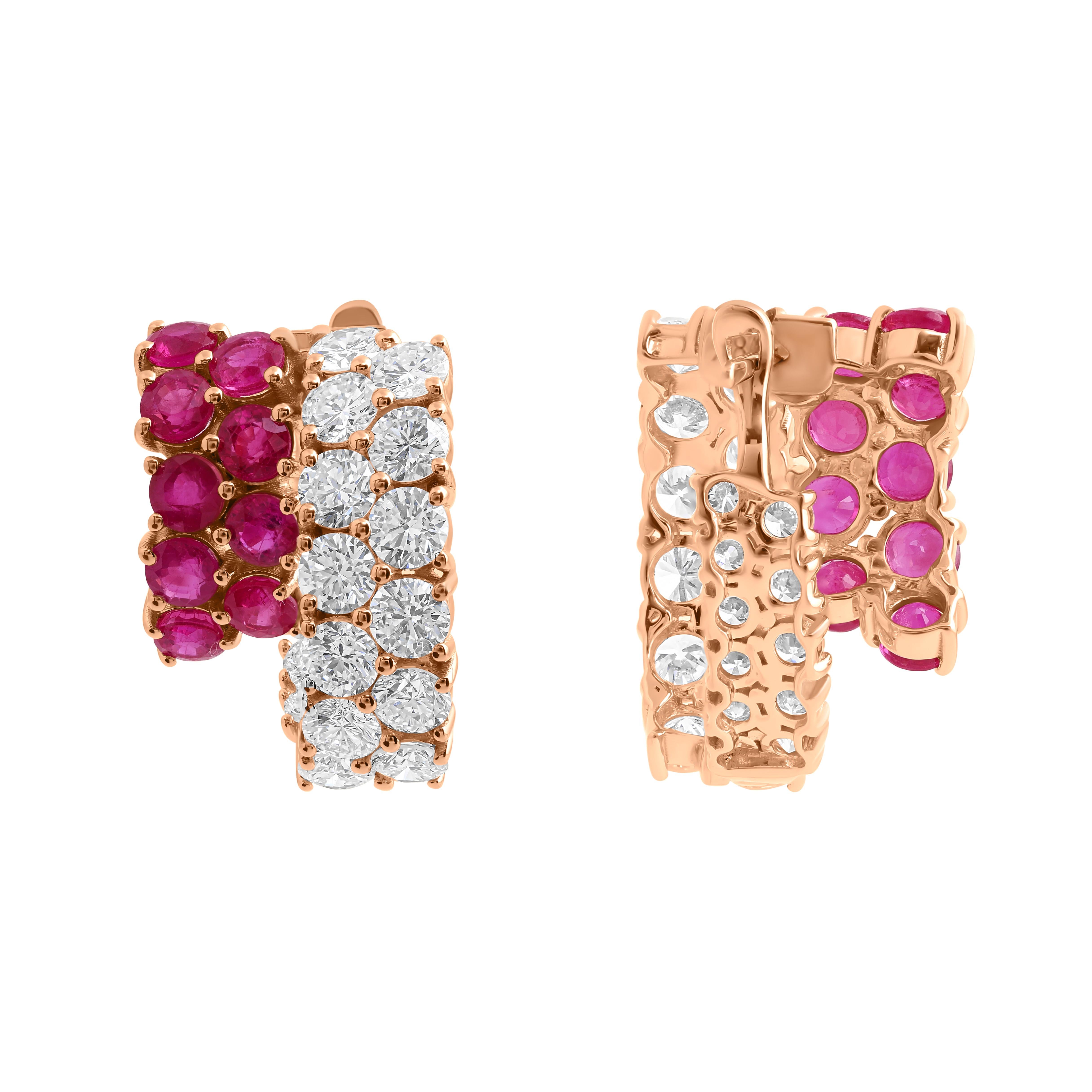 Nature 5.86Ct Diamond 4.81Ct Ruby Huggie Hoop Earrings 14 Karat Rose Gold Pour femmes en vente