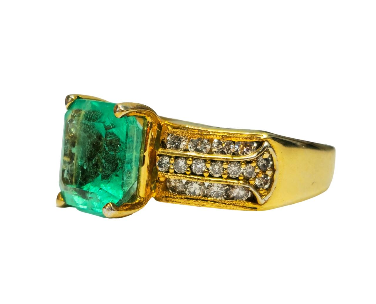 Ring mit natürlichem kolumbianischem 6,00 Karat Smaragd und Diamant (Zeitgenössisch) im Angebot