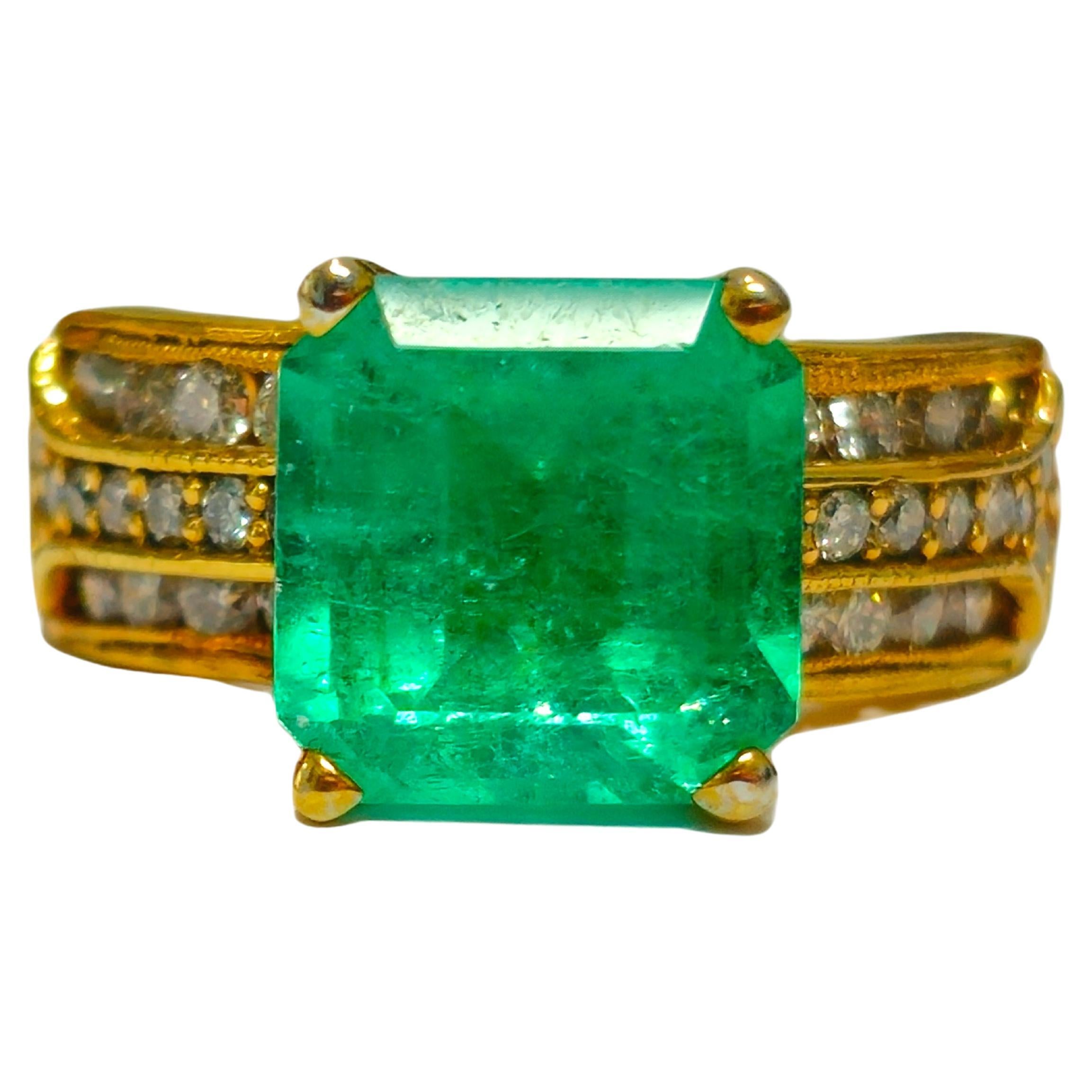 Natural 6.00 Carat Colombian Emerald and Diamond Ring For Sale