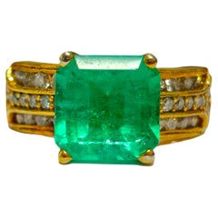 Ring mit natürlichem kolumbianischem 6,00 Karat Smaragd und Diamant