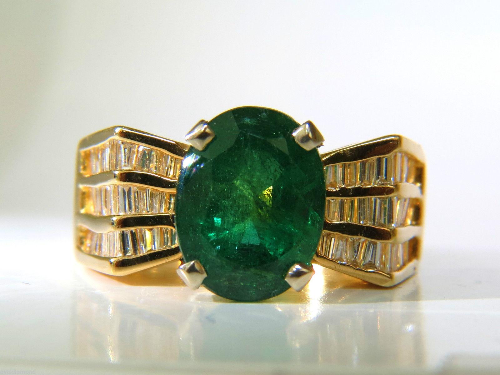 Taille ovale Nature 6.10 Carat Natural Emerald Diamond Ring Mod Deco Three-Row Baguettes A+ en vente