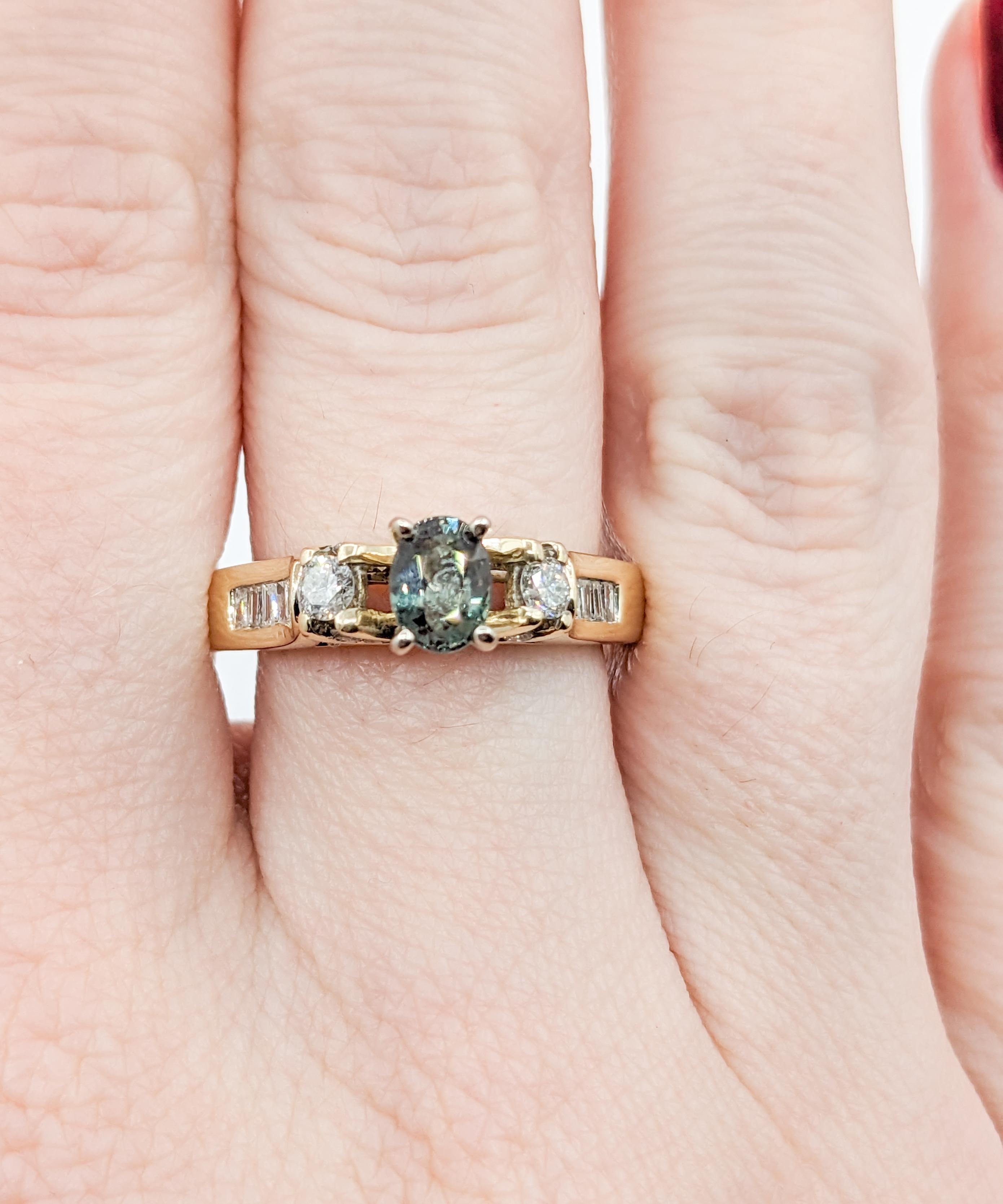 Natural .66ct Alexandrite & Diamond Ring Yellow Gold For Sale 1