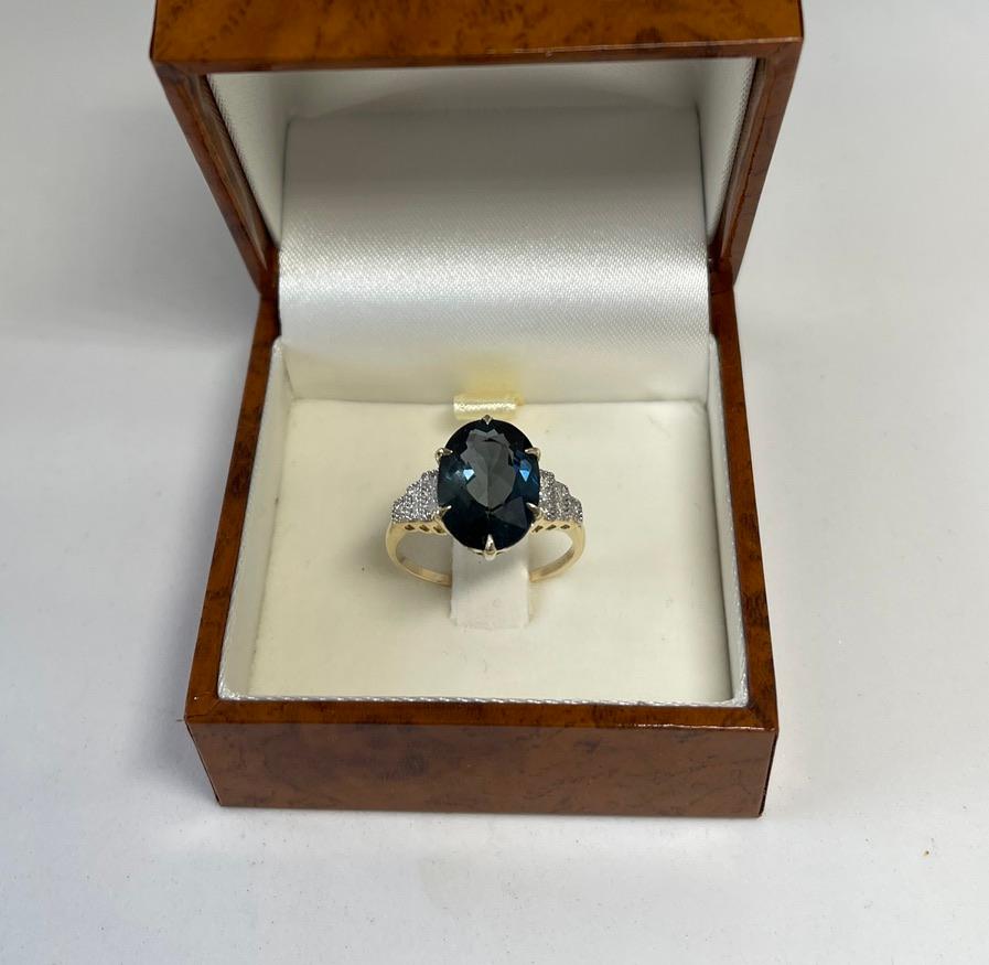 Natural 6ct Carat London Topaz and Diamond Ring 9ct Yellow Gold AIG Lab Report In New Condition For Sale In Mona Vale, NSW
