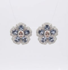 Boucles d'oreilles en or 18 carats serties d'un saphir bleu naturel de 7,10 carats et d'un diamant de 1,10 carat
