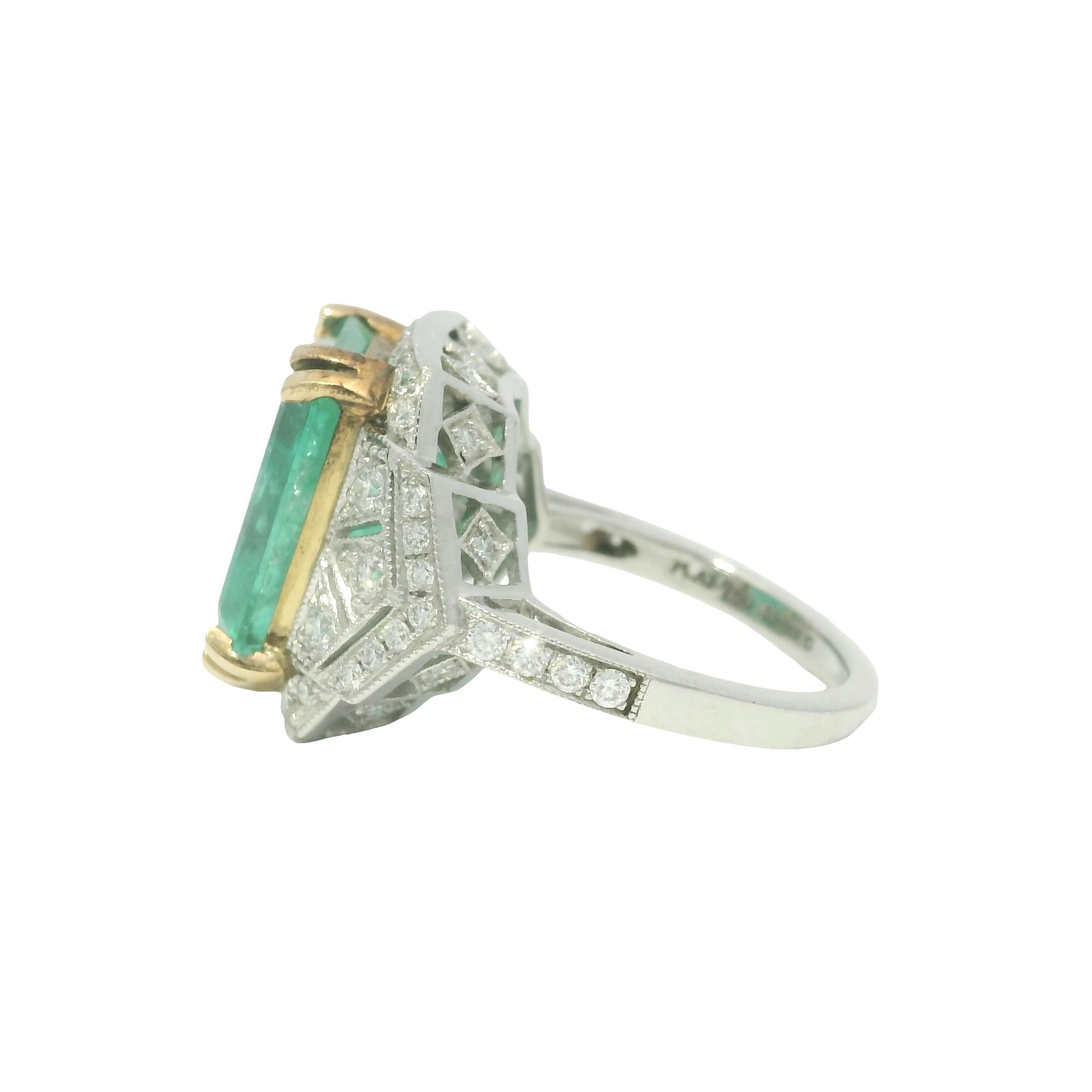 Natürlicher 7,19 Karat Smaragd & Diamant Platin & 18-Karat Art Deco Ring Vorrätig (Smaragdschliff) im Angebot