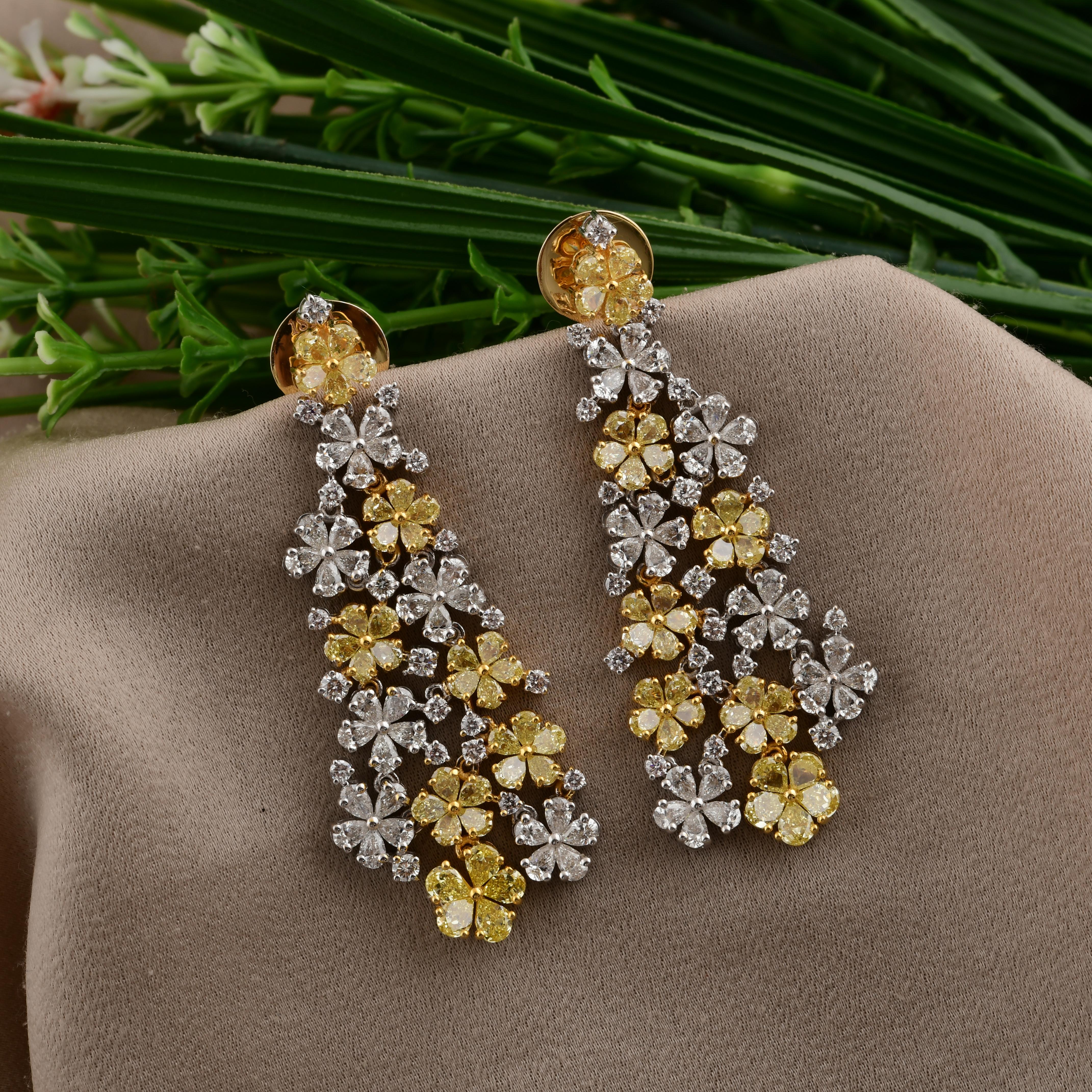Pendants d'oreilles en or blanc et jaune 18 carats avec diamants ronds de 7,62 carats SI/H Pour femmes en vente