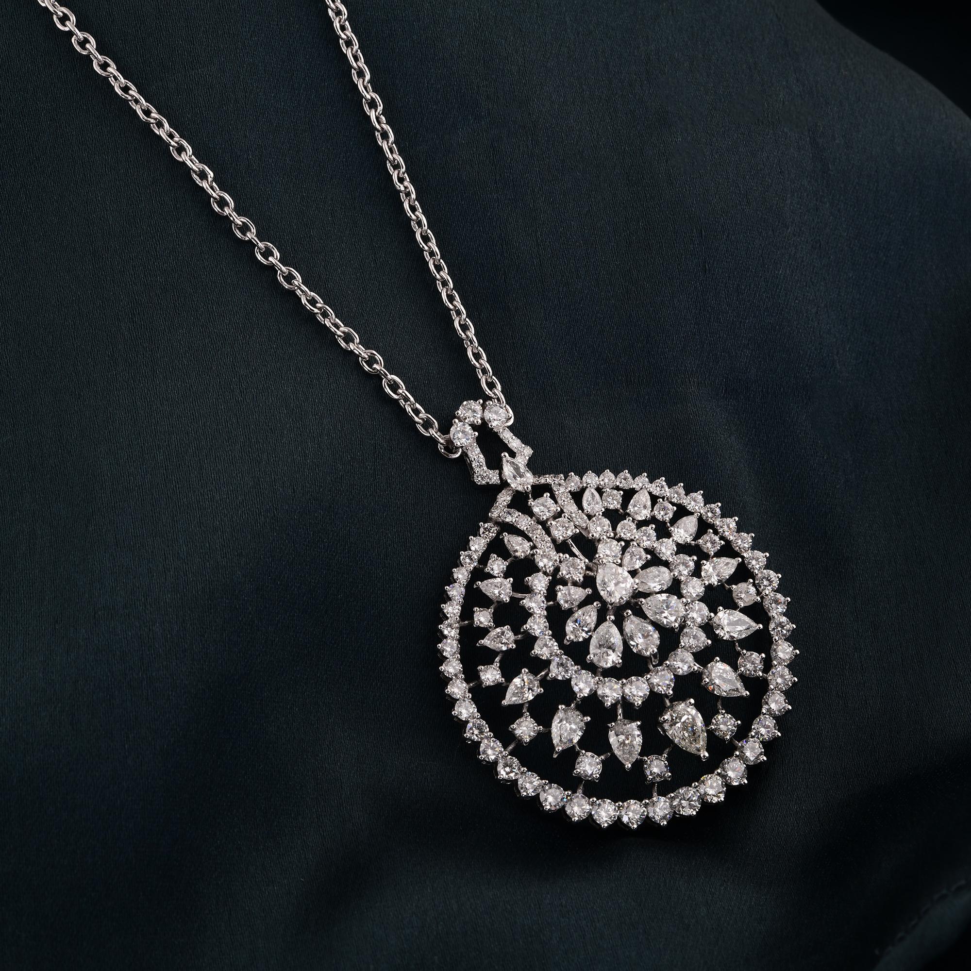 Moderno Collana con ciondolo a pera e diamante rotondo da 7,68 carati Nature in oro bianco 18 carati in vendita