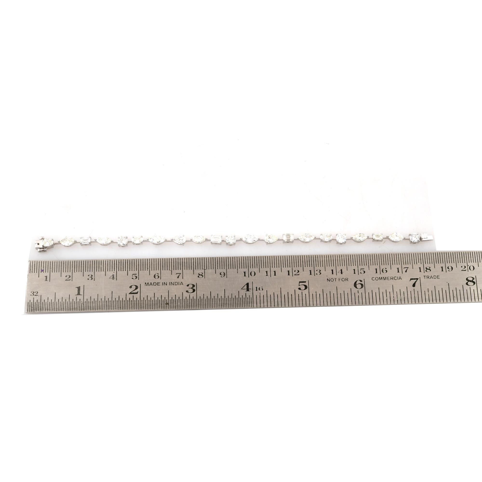 Natural 7.97 Carat SI/H Multi Shape Diamond Bracelet 14 Karat White Gold Jewelry In New Condition For Sale In Diera, Dubai