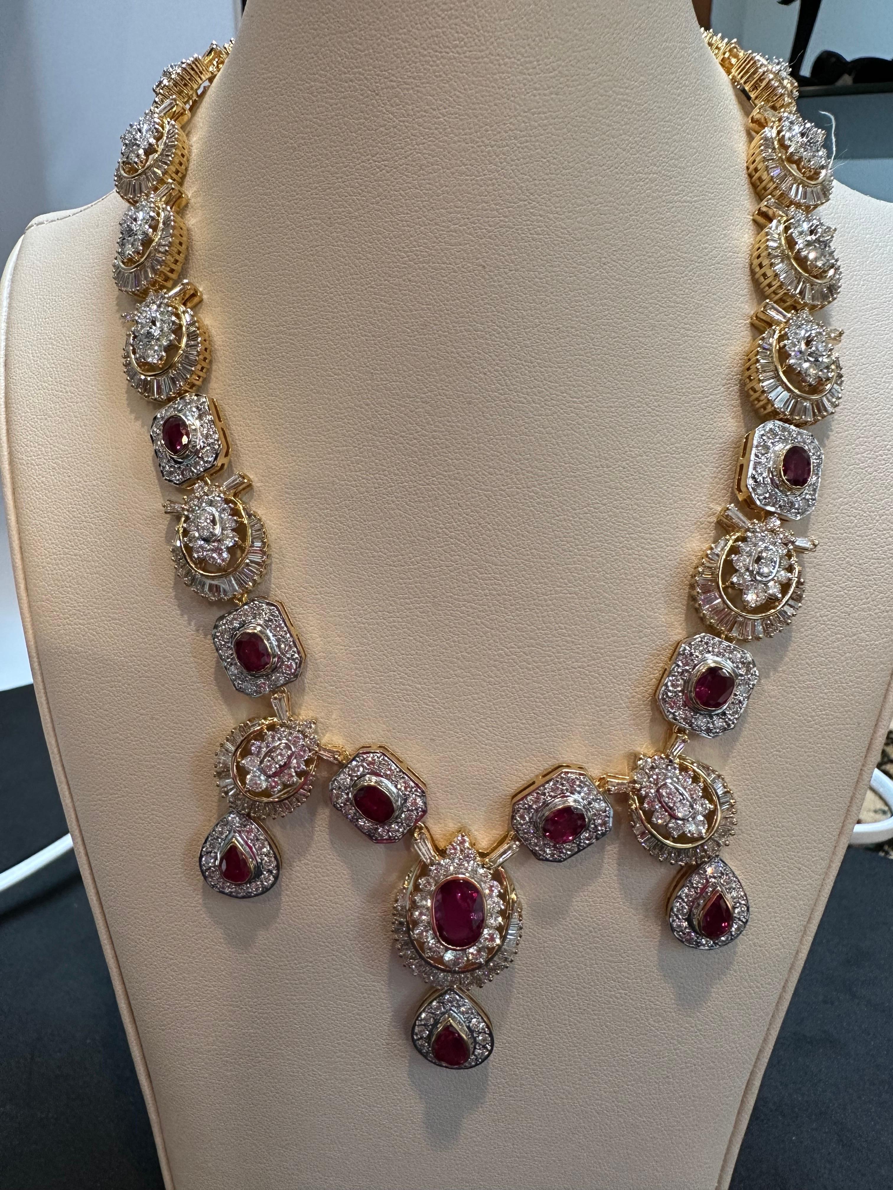 GIA Halskette aus 18 Karat Gelbgold mit natürlichem 8 Karat Rubin und 38 Karat Diamant 111 Gramm, 18 