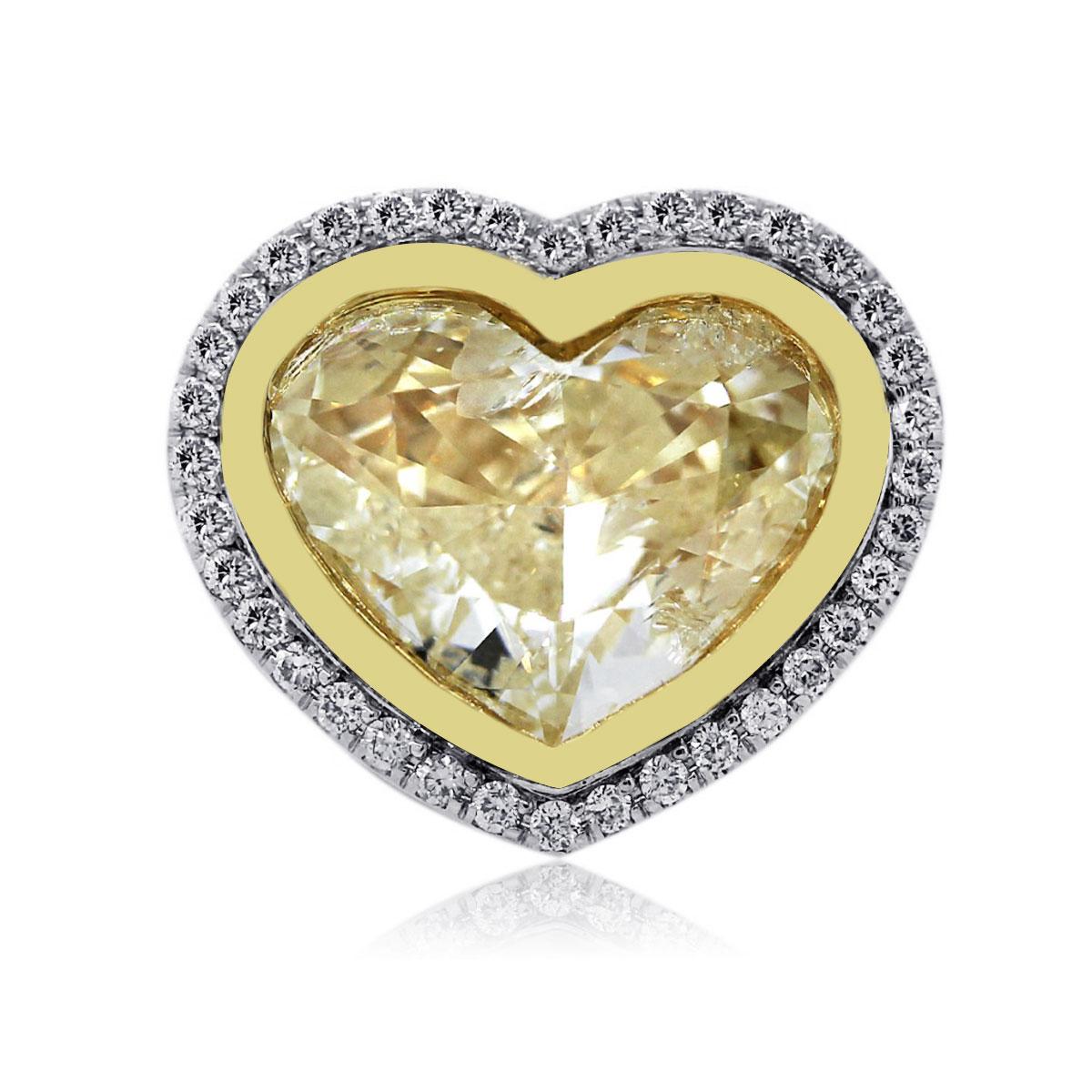 Modern Natural 8.32 Carat Heart Shaped Fancy Yellow Diamond 18 Karat Ring In Stock For Sale