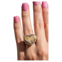Bague fantaisie en or 18 carats en forme de cœur de 8,32 carats