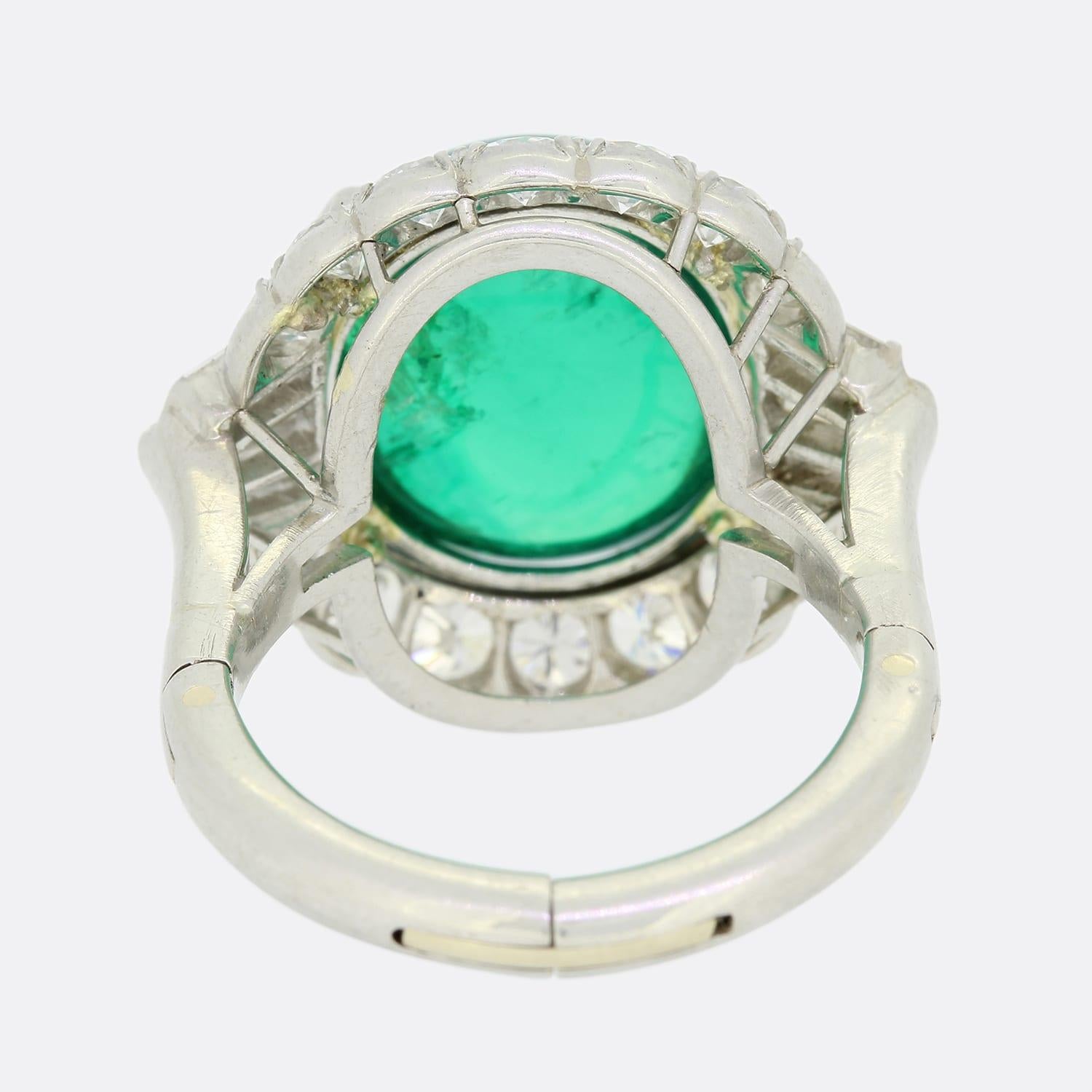 Ring mit natürlichem 8,40 Karat kolumbianischem Smaragd und Diamant im Zustand „Gut“ im Angebot in London, GB