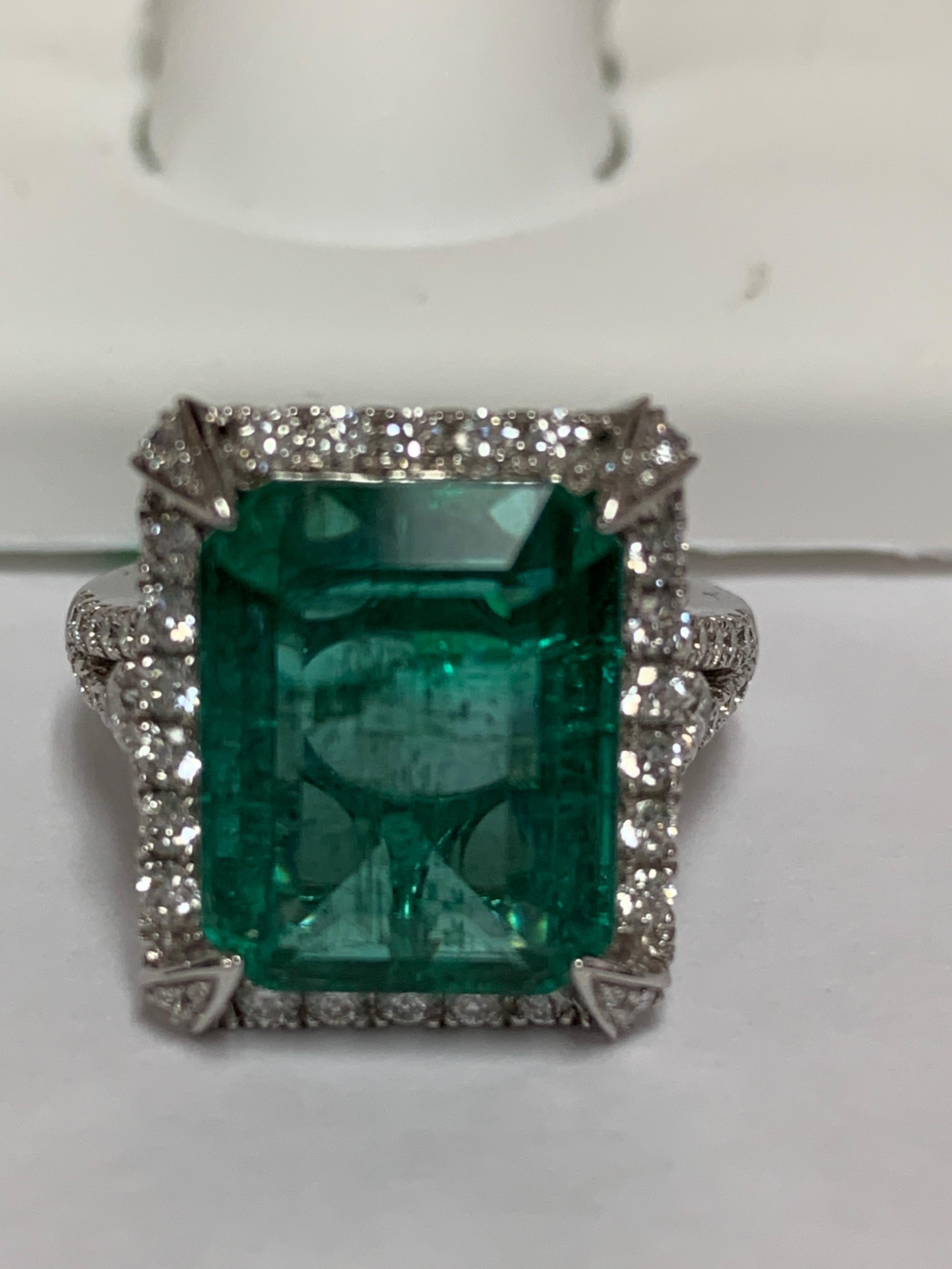 Natural 8.63 Carat Emerald Diamonds Ring 2