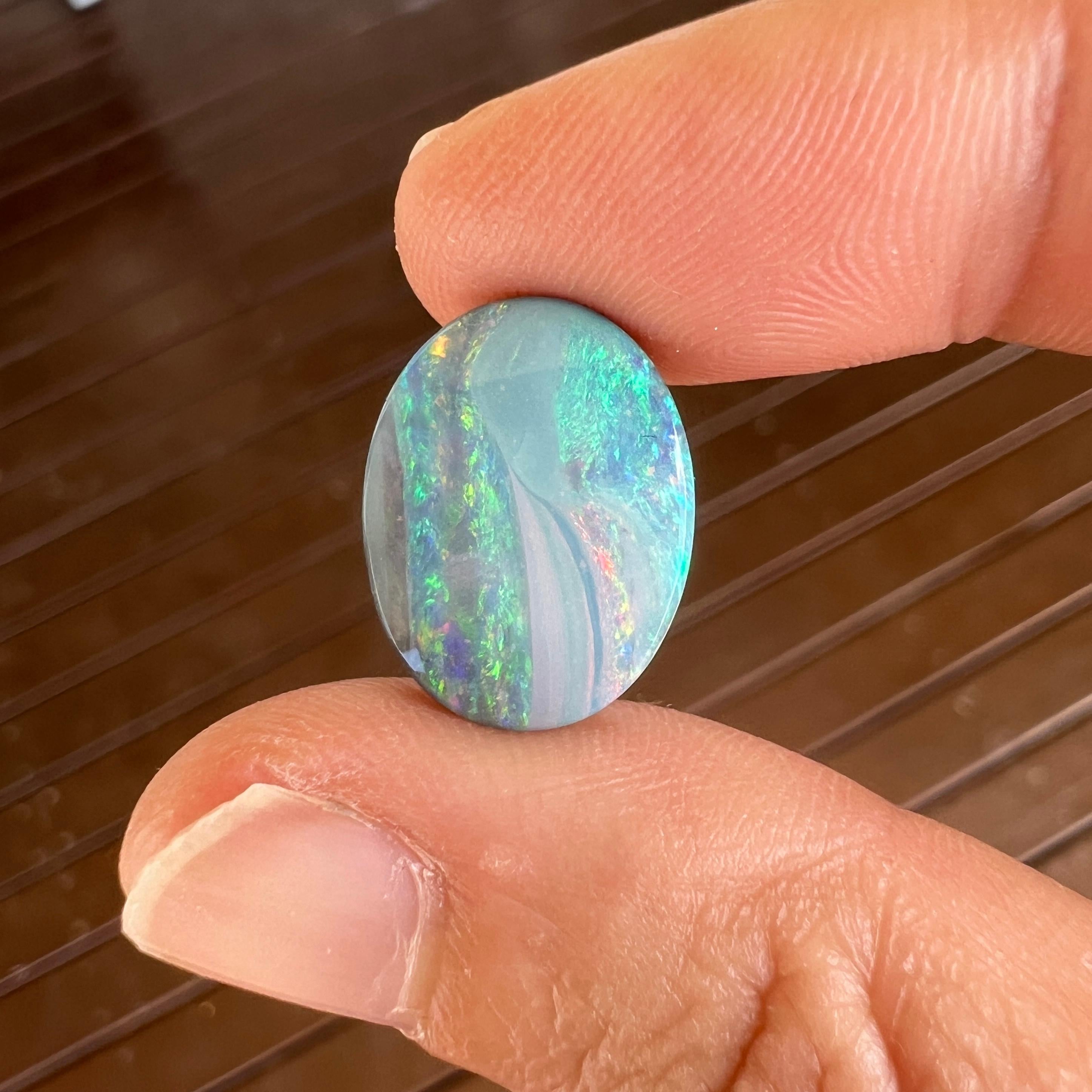 Opale rocheuse australienne de 8.68 ct extraite par Sue Cooper en vente 3