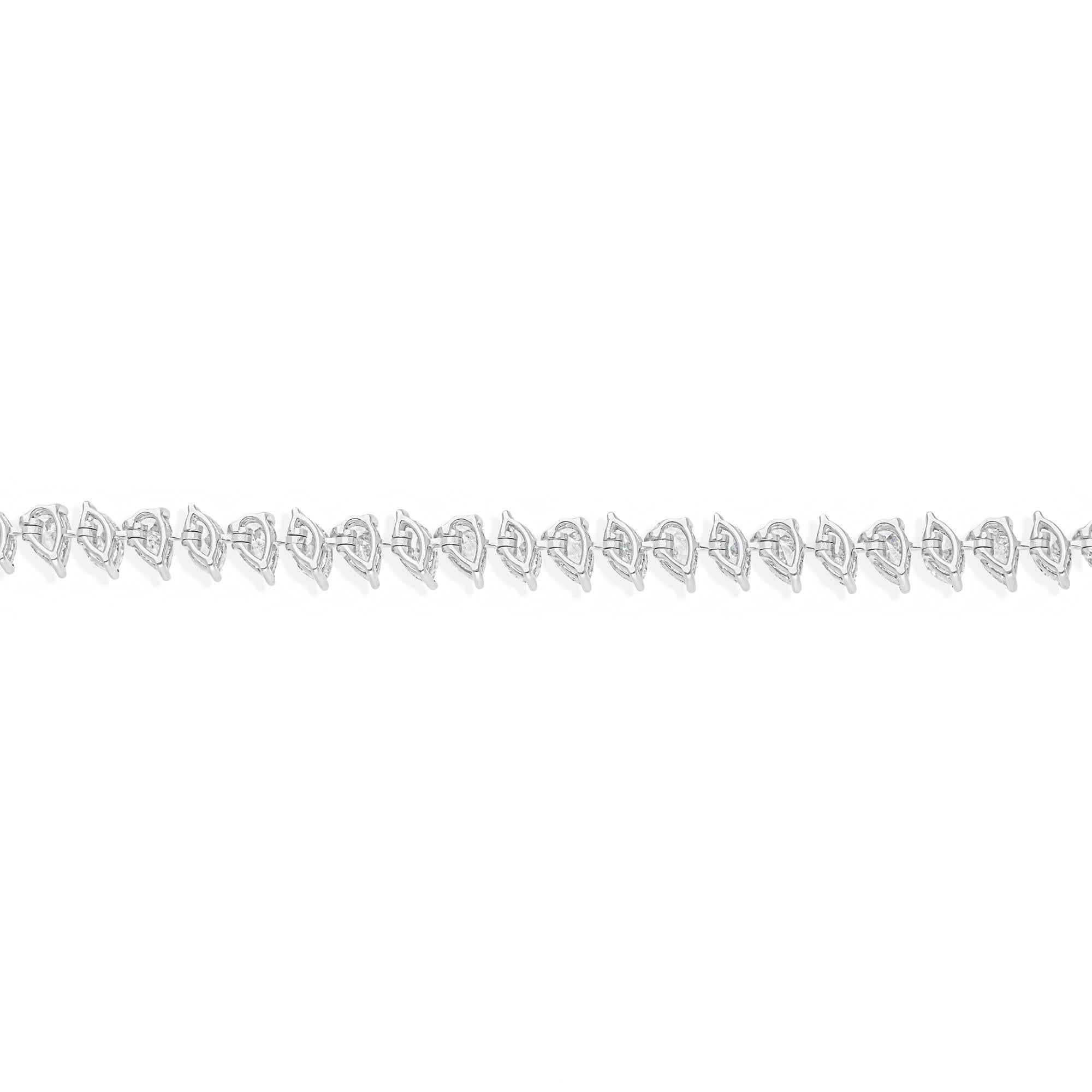Suivez la vitrine de Spectrum Jewels pour découvrir la dernière collection et les pièces exclusives. Spectrum Jewels est fièrement classé parmi les meilleurs vendeurs sur 1stdibs avec des commentaires clients de 5 étoiles. Tous les articles