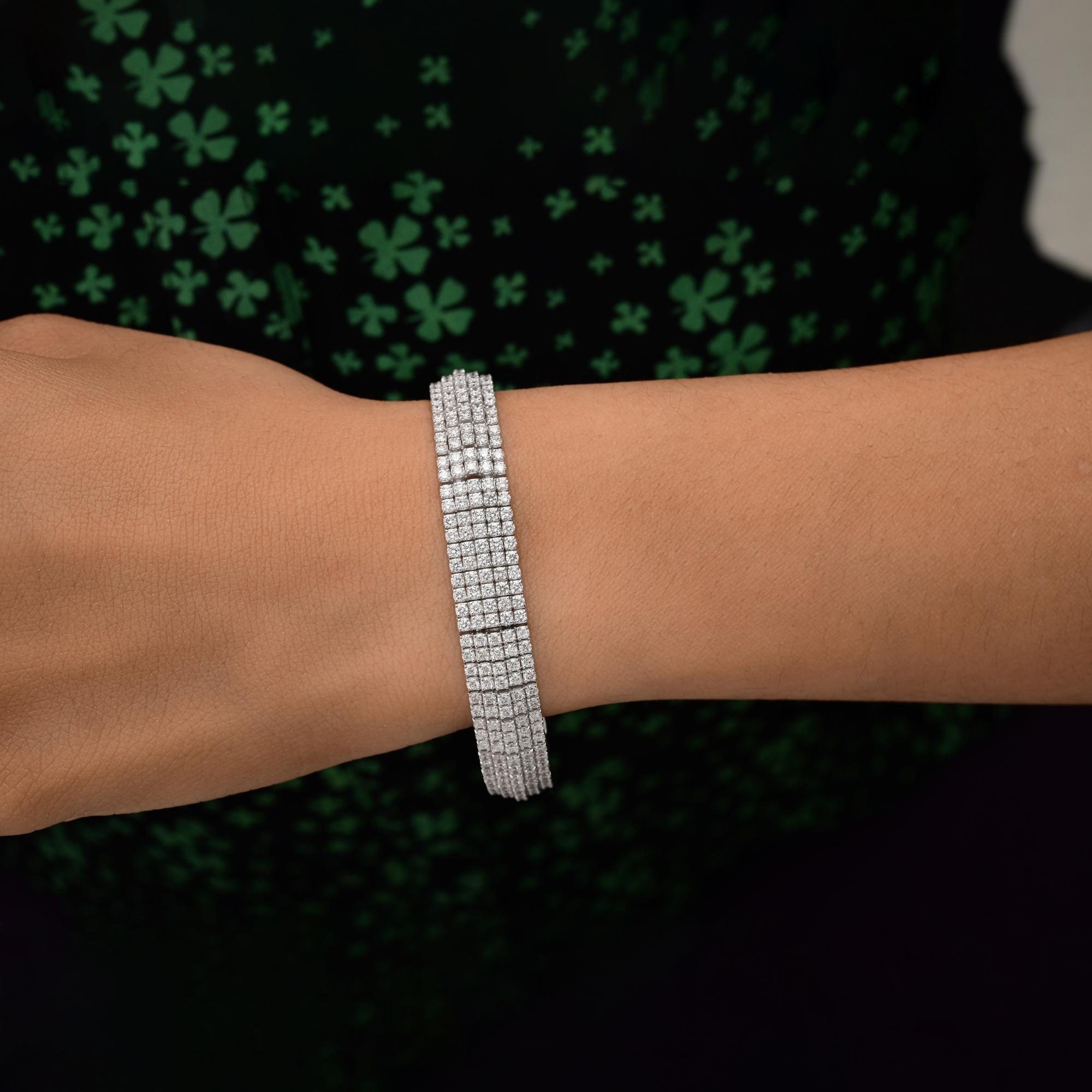 Brazalete de diamantes naturales de 8,73 quilates, claridad SI y color HI, oro blanco de 18 quilates Moderno en venta