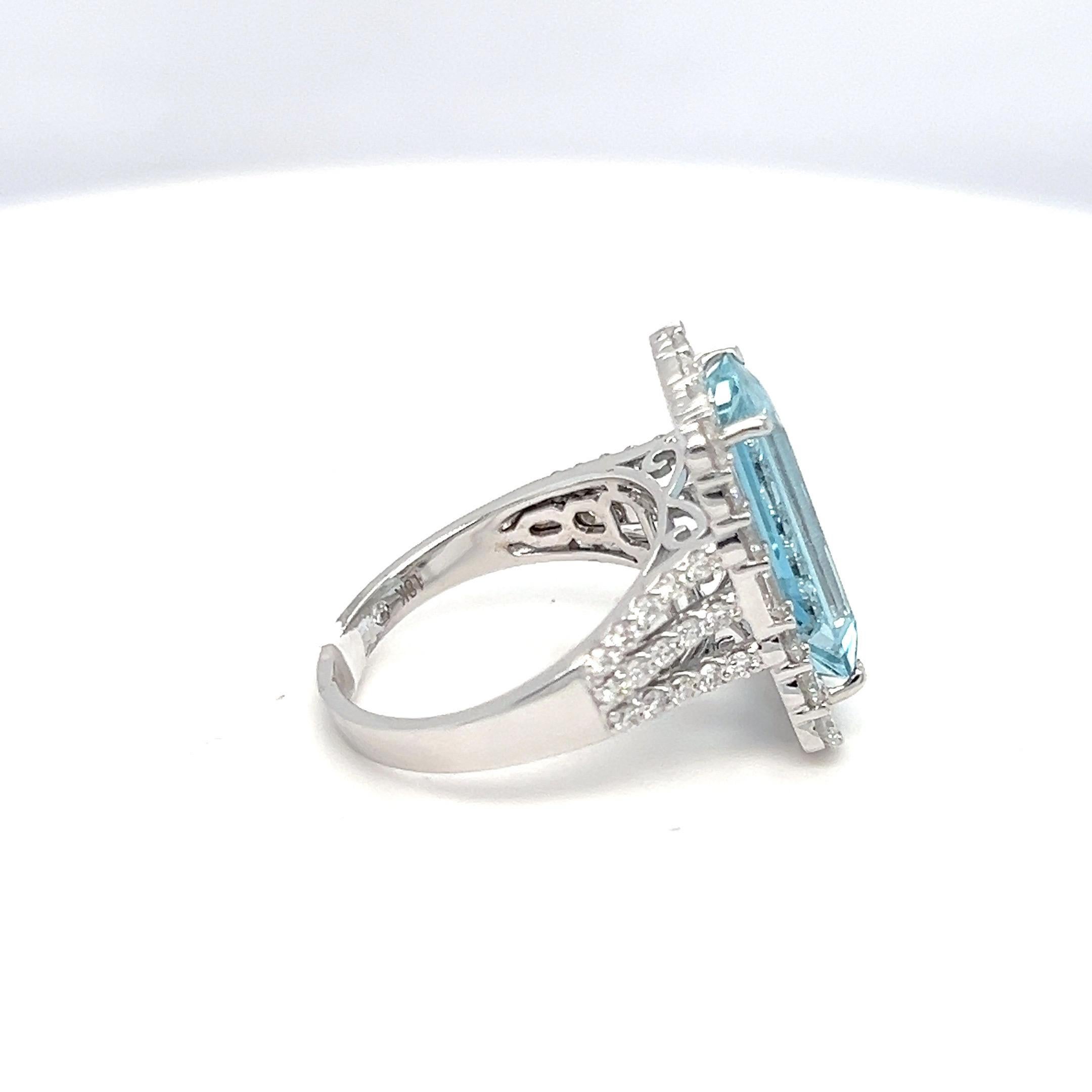 GAI Certified 8.81 Carat Oval Cut Aquamarine Diamond Cocktail Ring For Sale 5