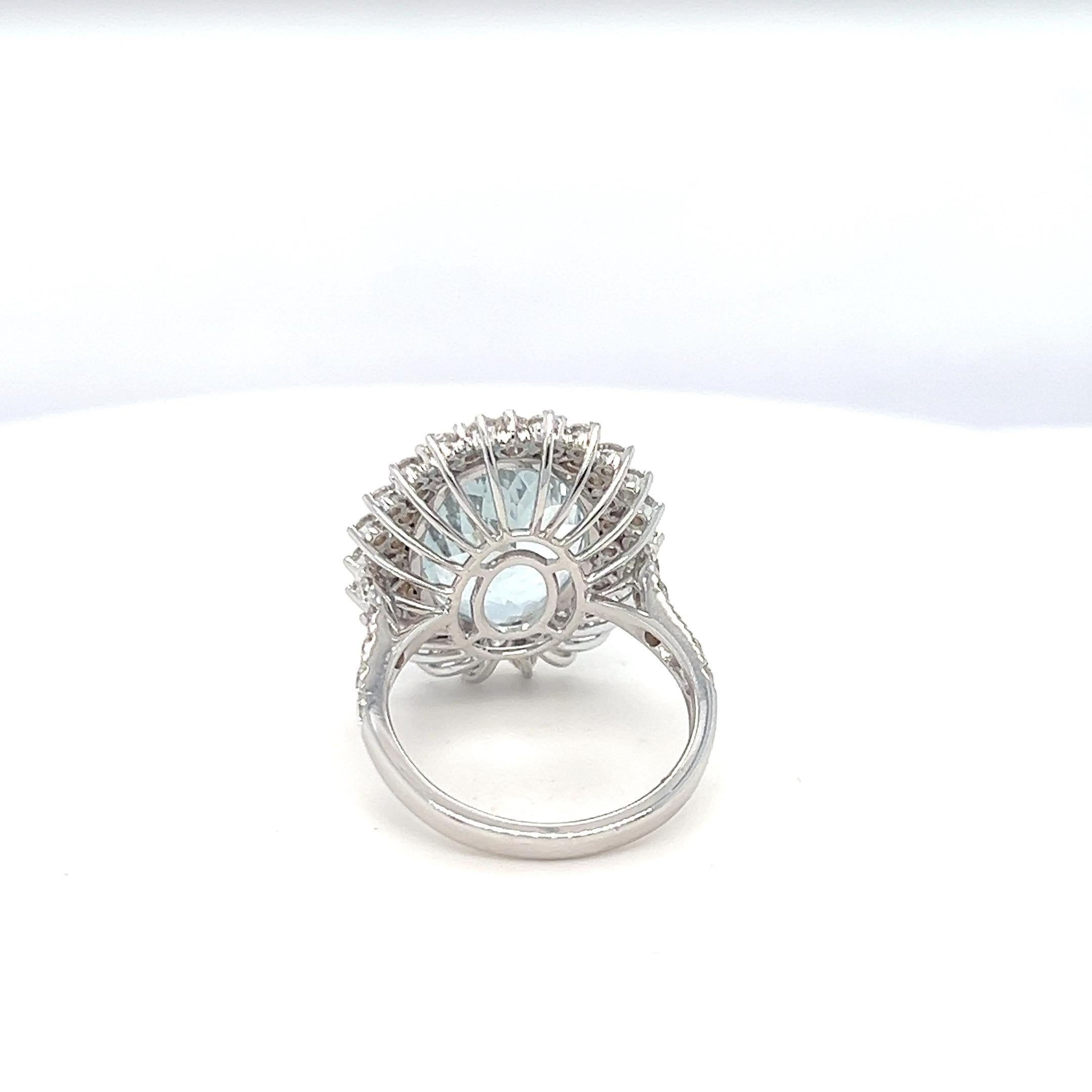 GAI Certified 8.81 Carat Oval Cut Aquamarine Diamond Cocktail Ring For Sale 2