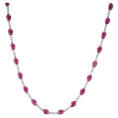 Collier « tennis » Riviera en or blanc 14 carats, orné d'un rubis naturel de 8,90 carats et de diamants de 1,24 carat