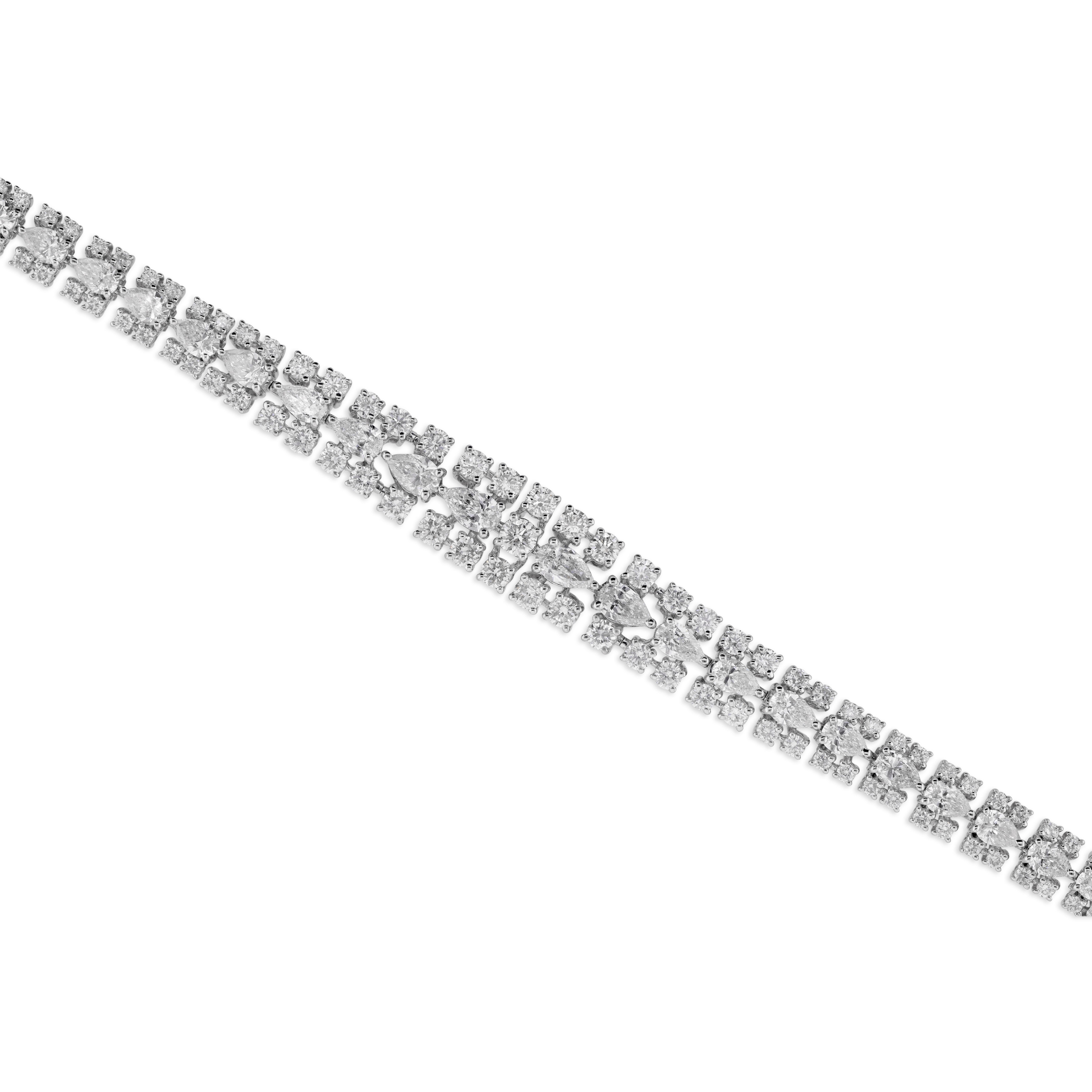 Modern Natural 8.92 Carat SI/H Pear Round Diamond Bracelet 18 Karat White Gold Jewelry For Sale