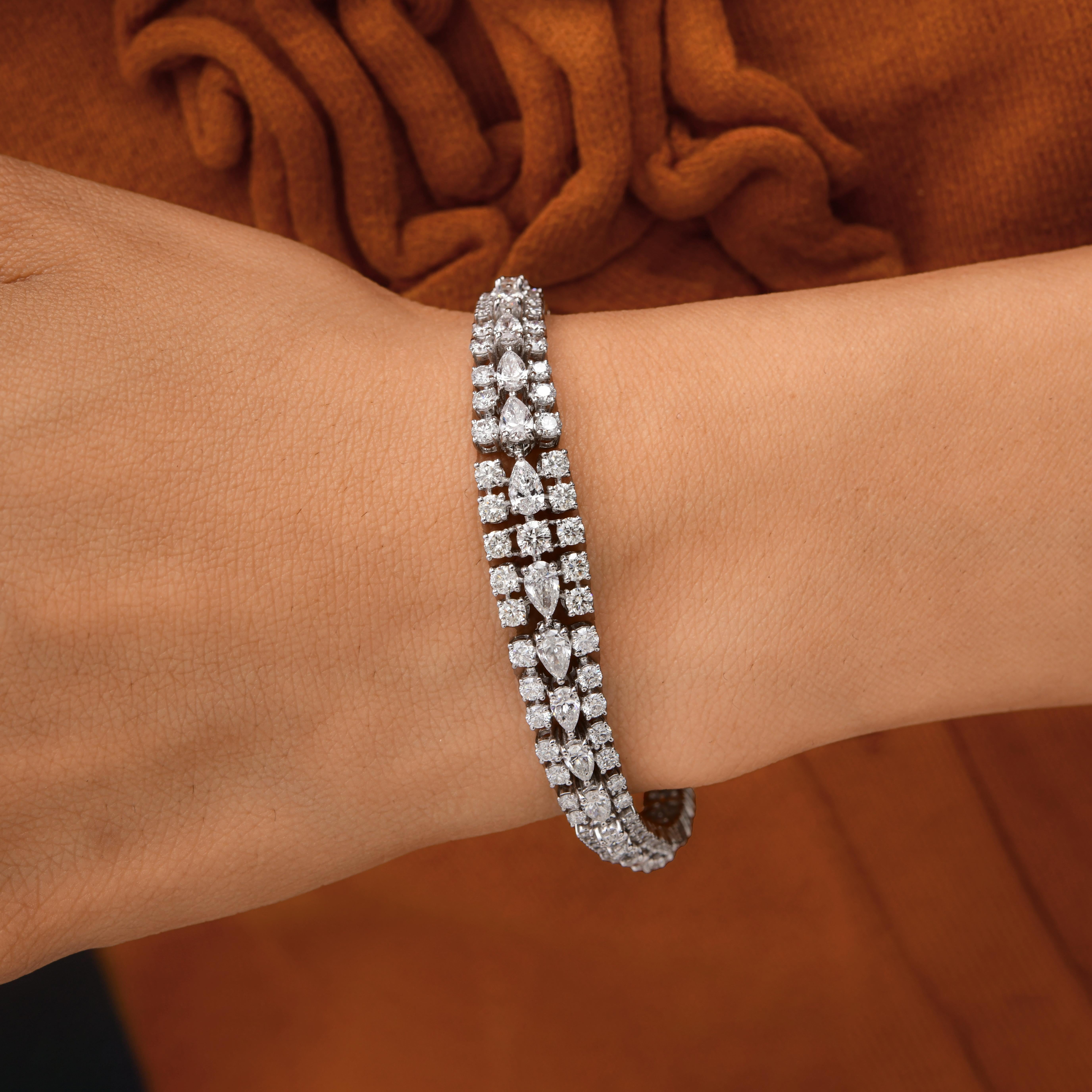 Pear Cut Natural 8.92 Carat SI/H Pear Round Diamond Bracelet 18 Karat White Gold Jewelry For Sale