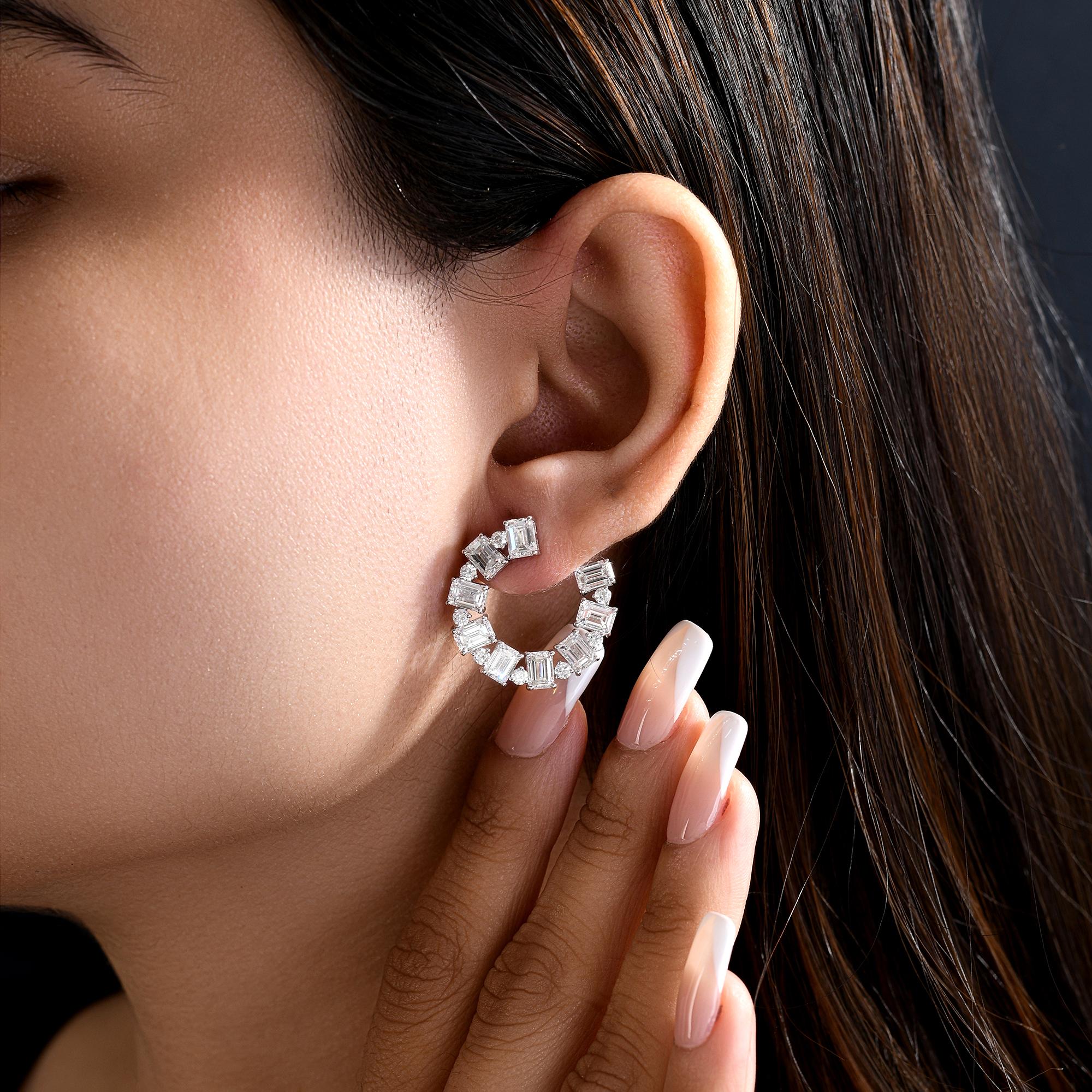 Pendientes de diamantes naturales talla esmeralda redondos SI/H de 8,98 quilates y oro blanco de 18 quilates en Nuevo estado para la venta en Diera, AE