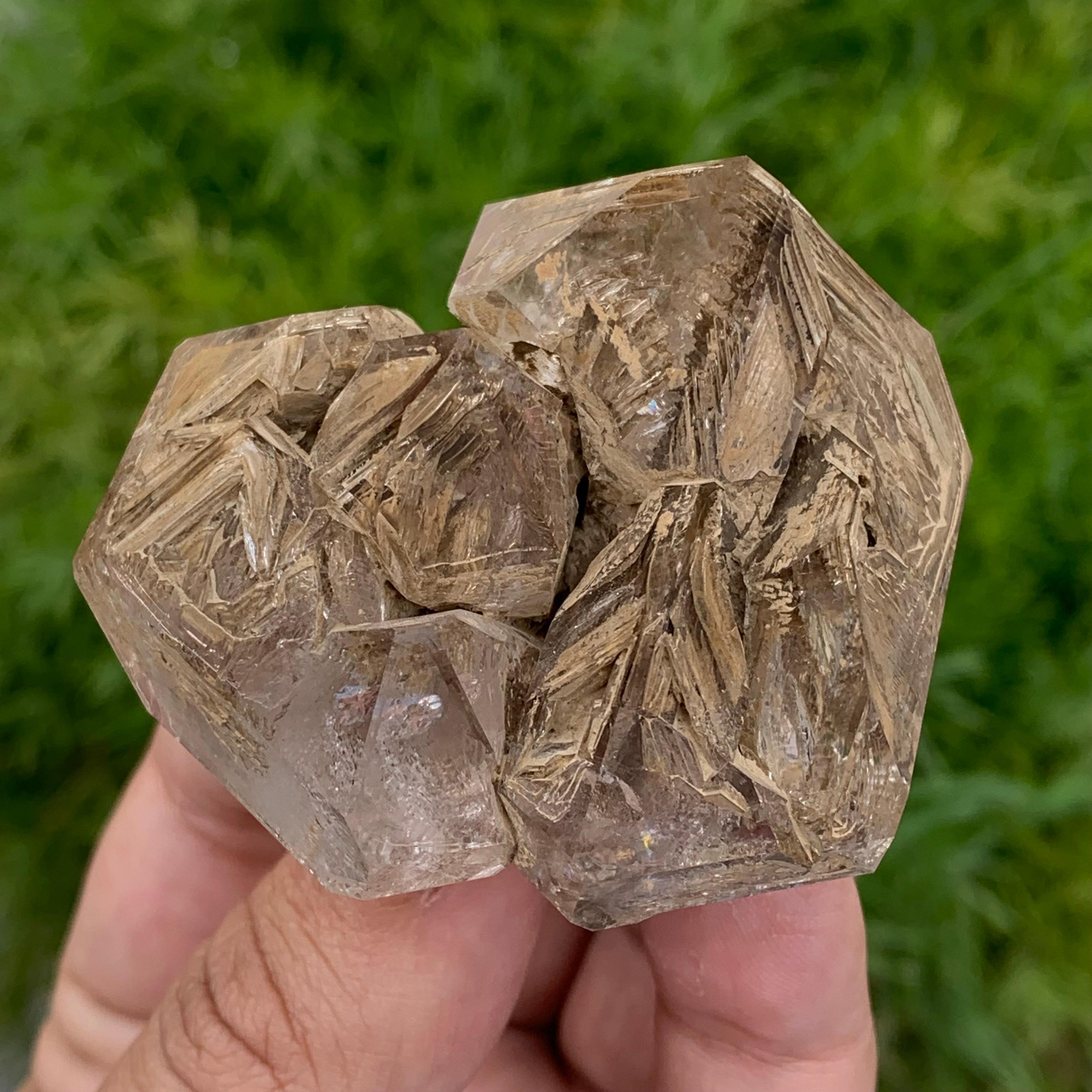 Natural 90.37 Gram Muddy Skeletal quartz from Balochistan, Pakistan
Weight: 90.37 Gram
Dimension: 4.2 x 5.9 x 4.9 Cm
Origin: Balochistan, Pakistan 
Quality: AAA
Today quartz is used in many products as a raw material for huge amounts of