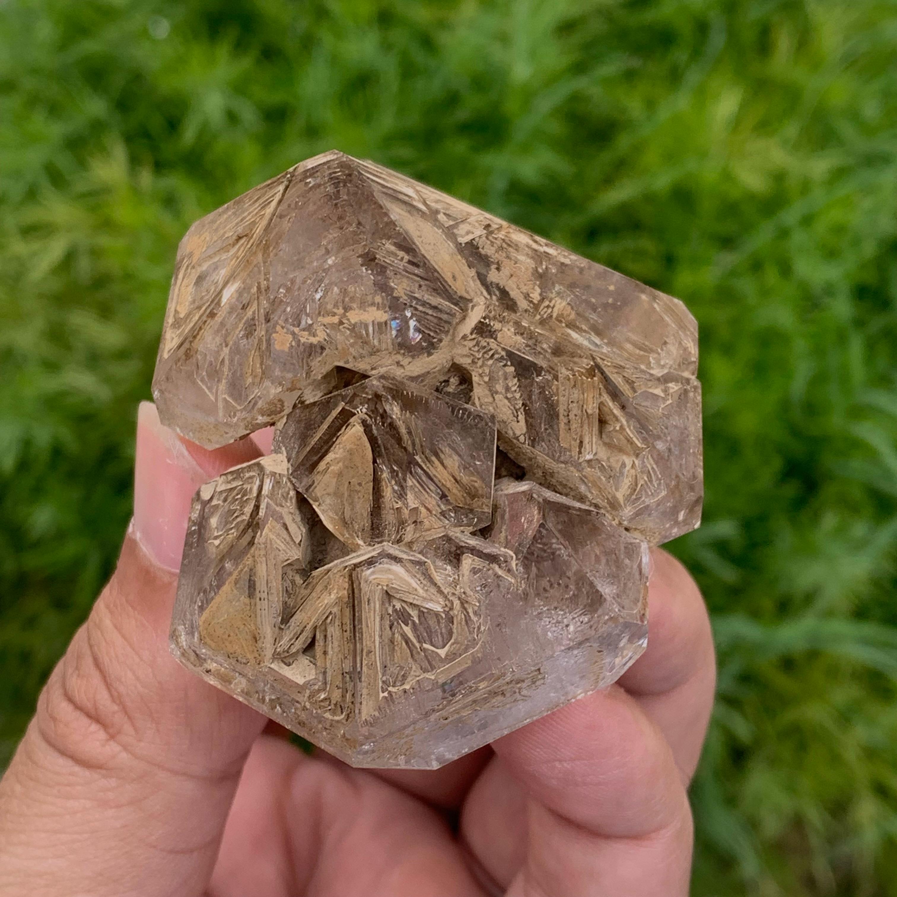 Natural 90.37 Gram Muddy Skeletal Quartz From Balochistan, Pakistan In Good Condition For Sale In Peshawar, PK
