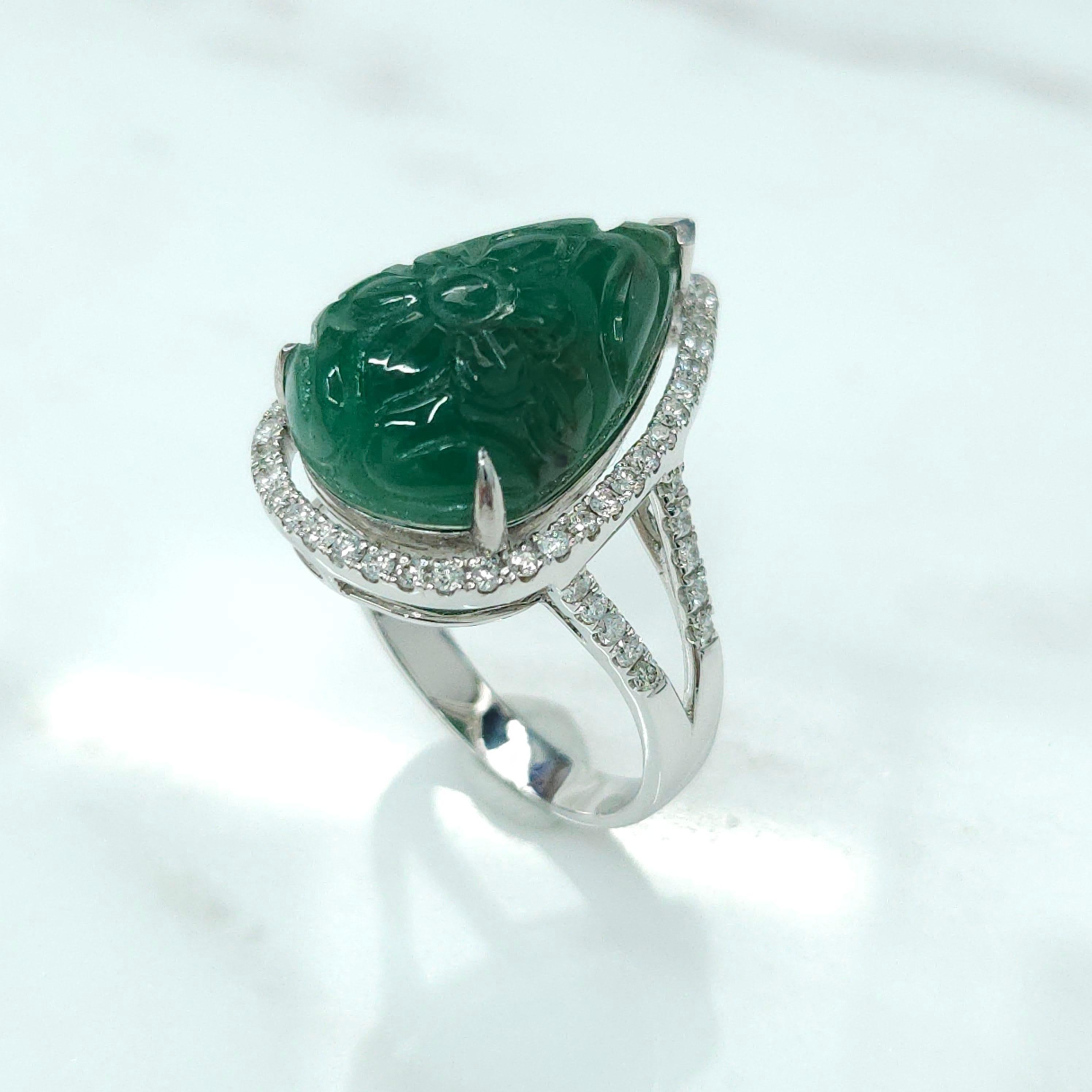 Natural 9.06 Carat Art Craved Emerald & 0.45 Carat Diamond Ring  For Sale 1