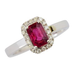 Natural 92 Points Untreated Ruby VS Diamond Solid 18 Karat White Gold Ring