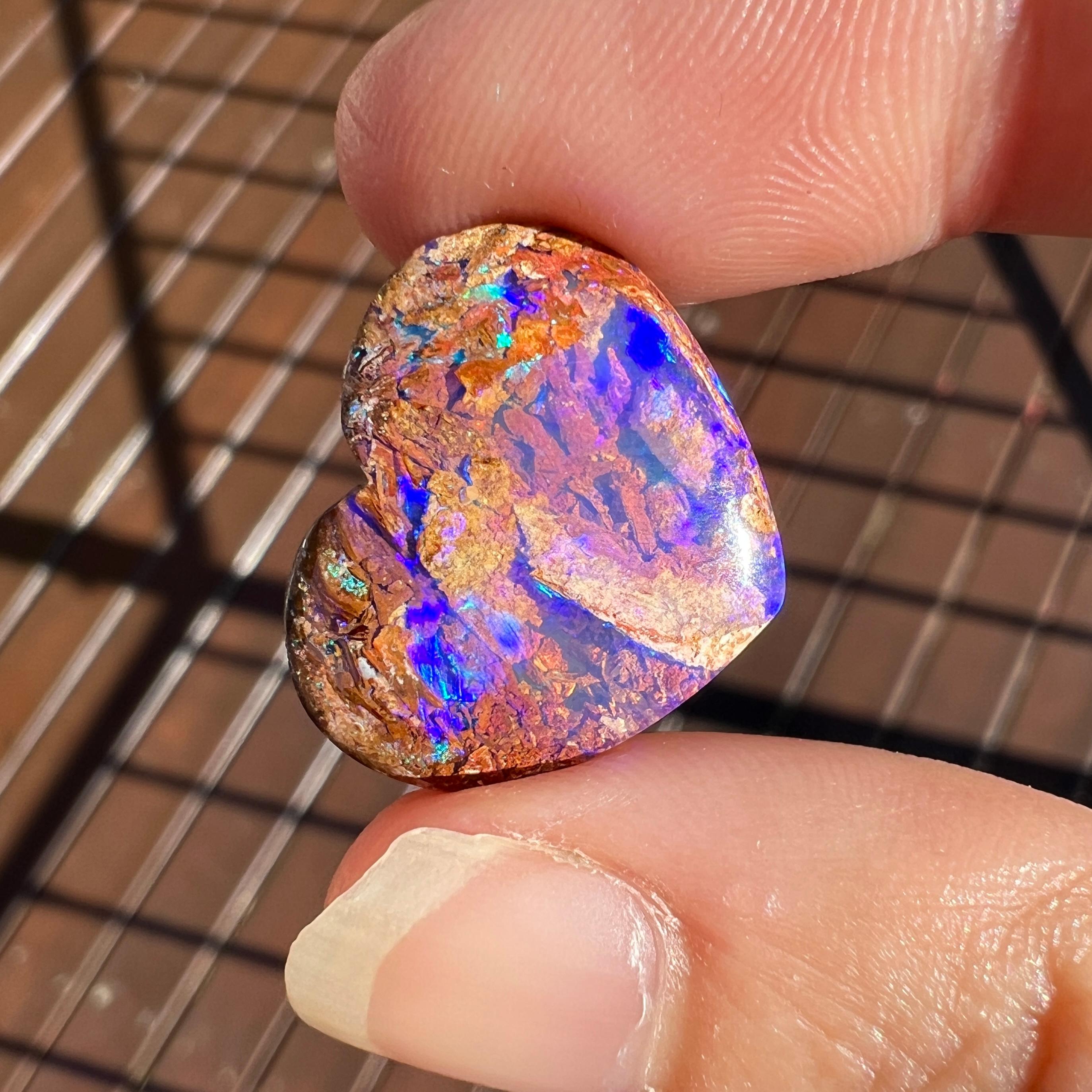 Cabochon Natural 9.36 Ct Australian wood replacement opal heart mined by Sue Cooper For Sale
