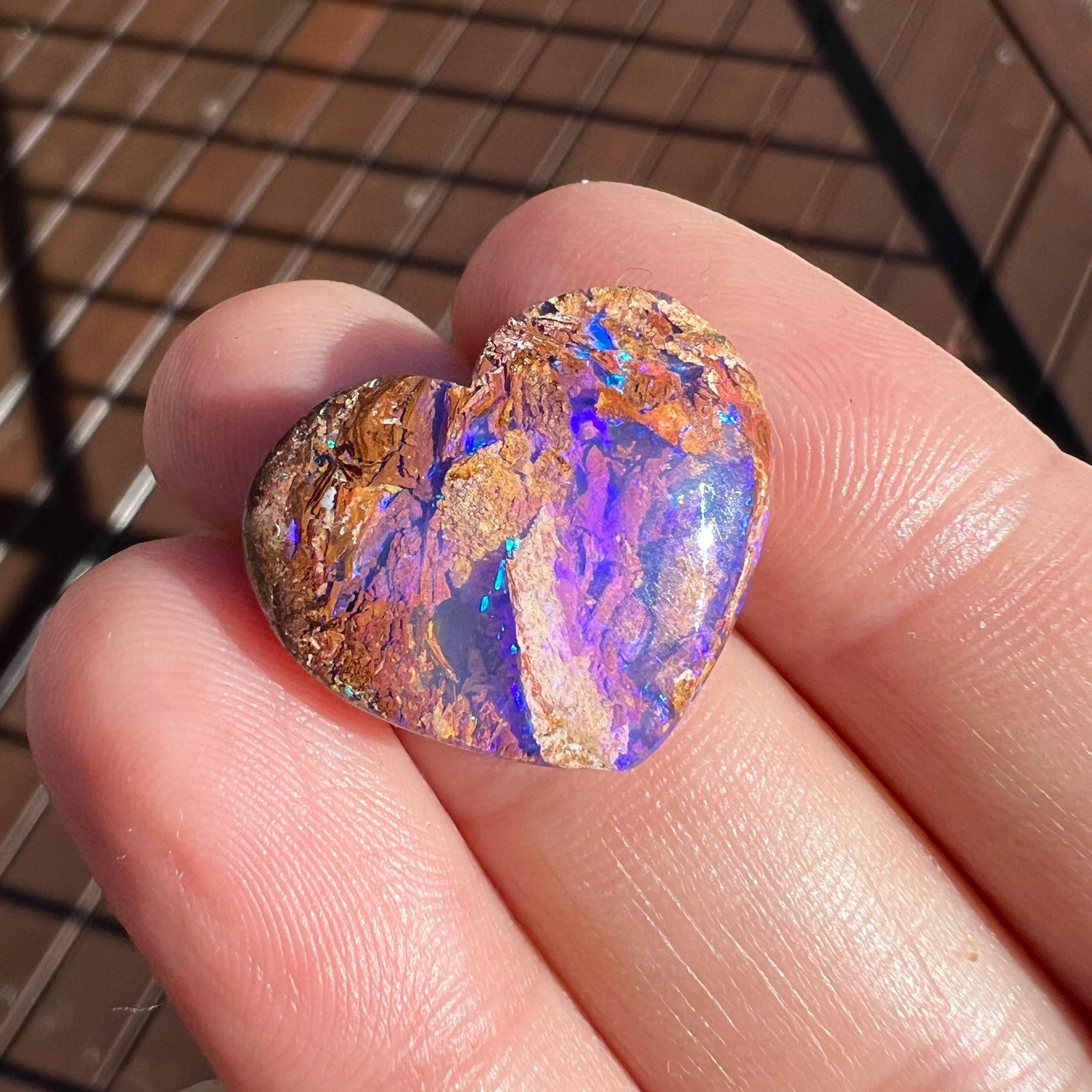 Natural 9.36 Ct Australian wood replacement opal heart mined by Sue Cooper For Sale 1