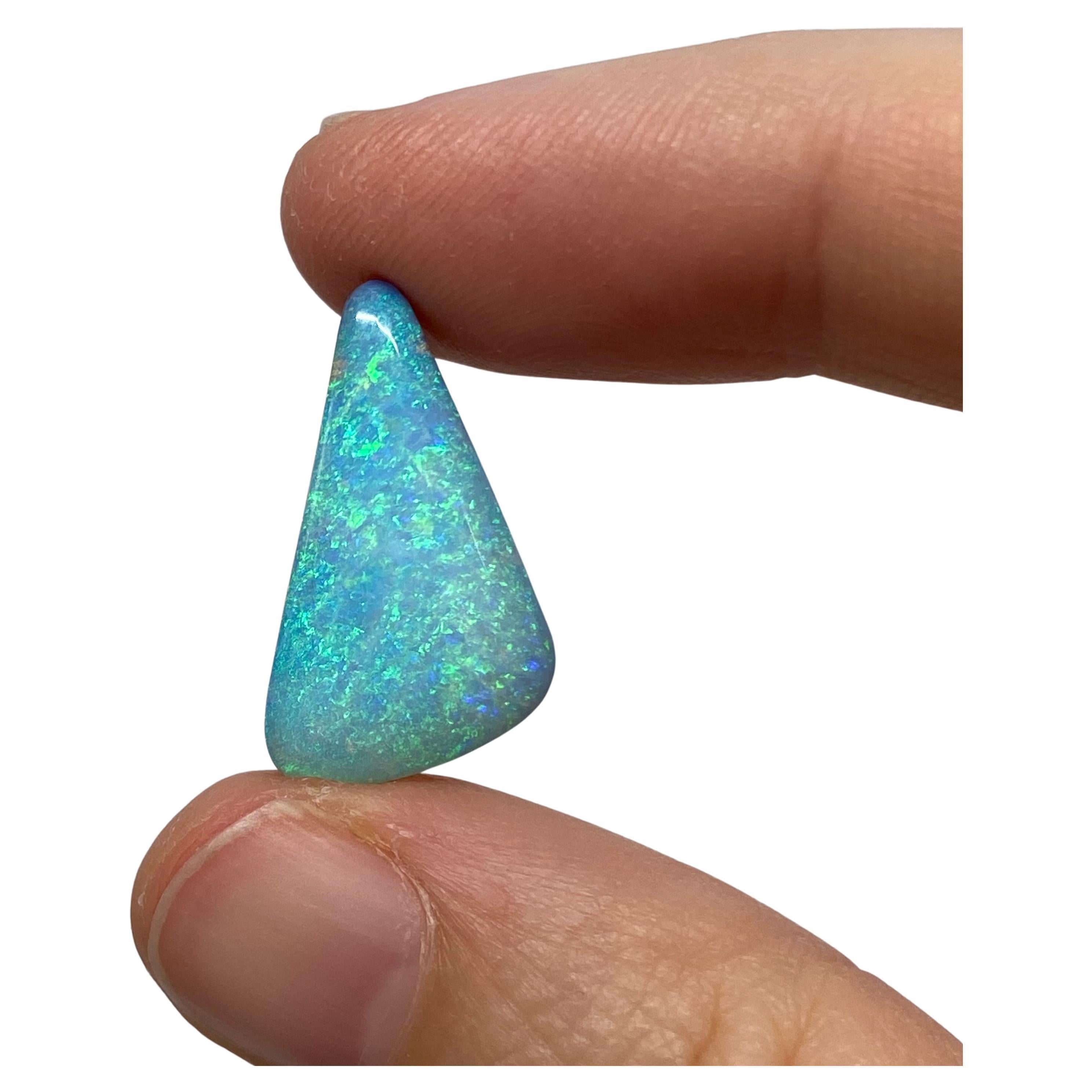 Opale de rocher australienne naturelle de couleur océanique 9,38 carats en vente