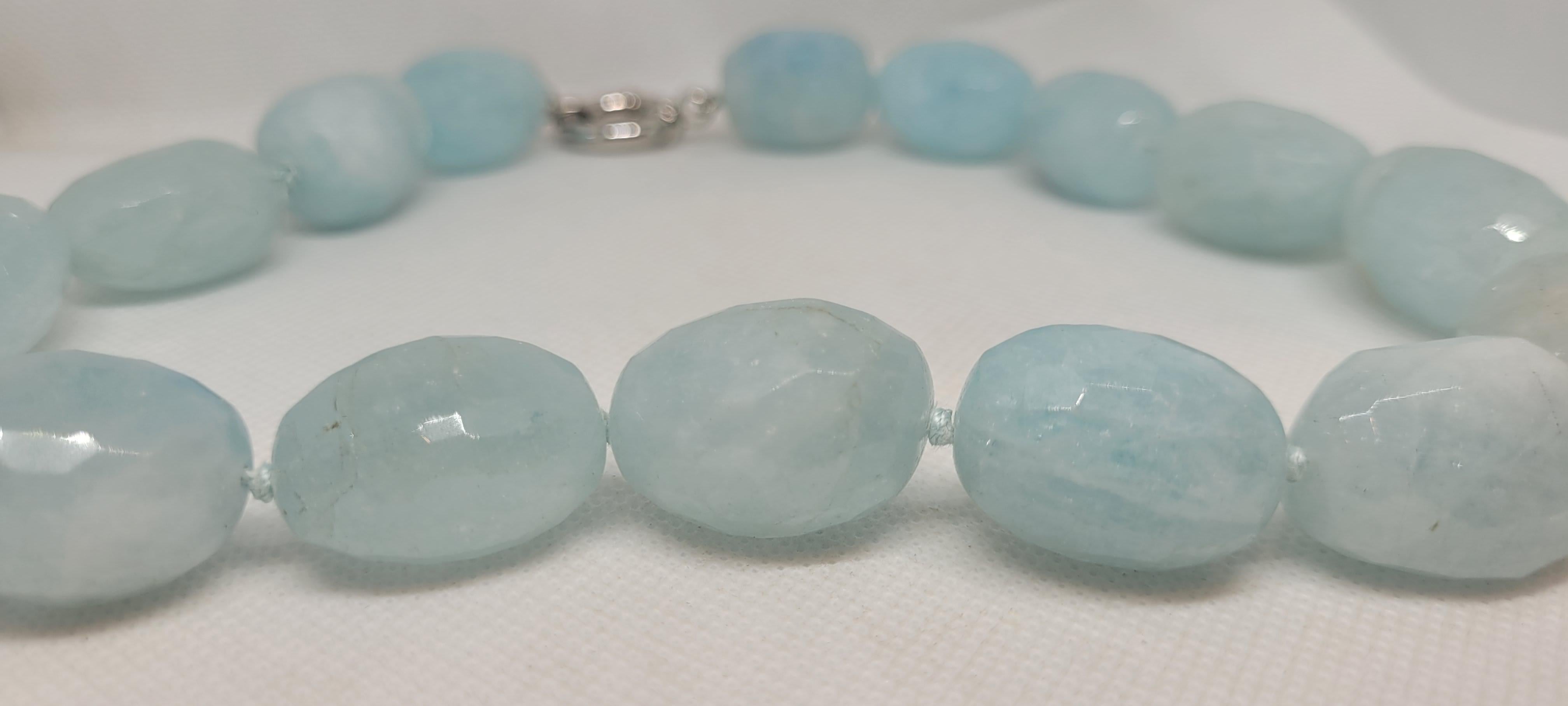 Natural 950cttw Aquamarine Necklace, 18 Inch, 16 Oval Aquamarines, Knot, Toggle For Sale 2