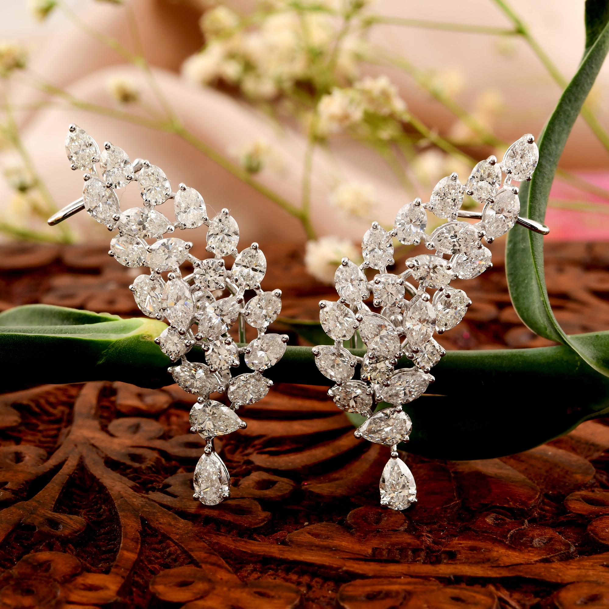 Orecchini a perno con diamante naturale da 9,52 carati SI/HI Orecchini a perno con chiusura a orecchio in oro bianco 18 carati
Questi orecchini presentano un grappolo di diamanti sulla parte superiore e un piccolo diamante che penzola lungo gli