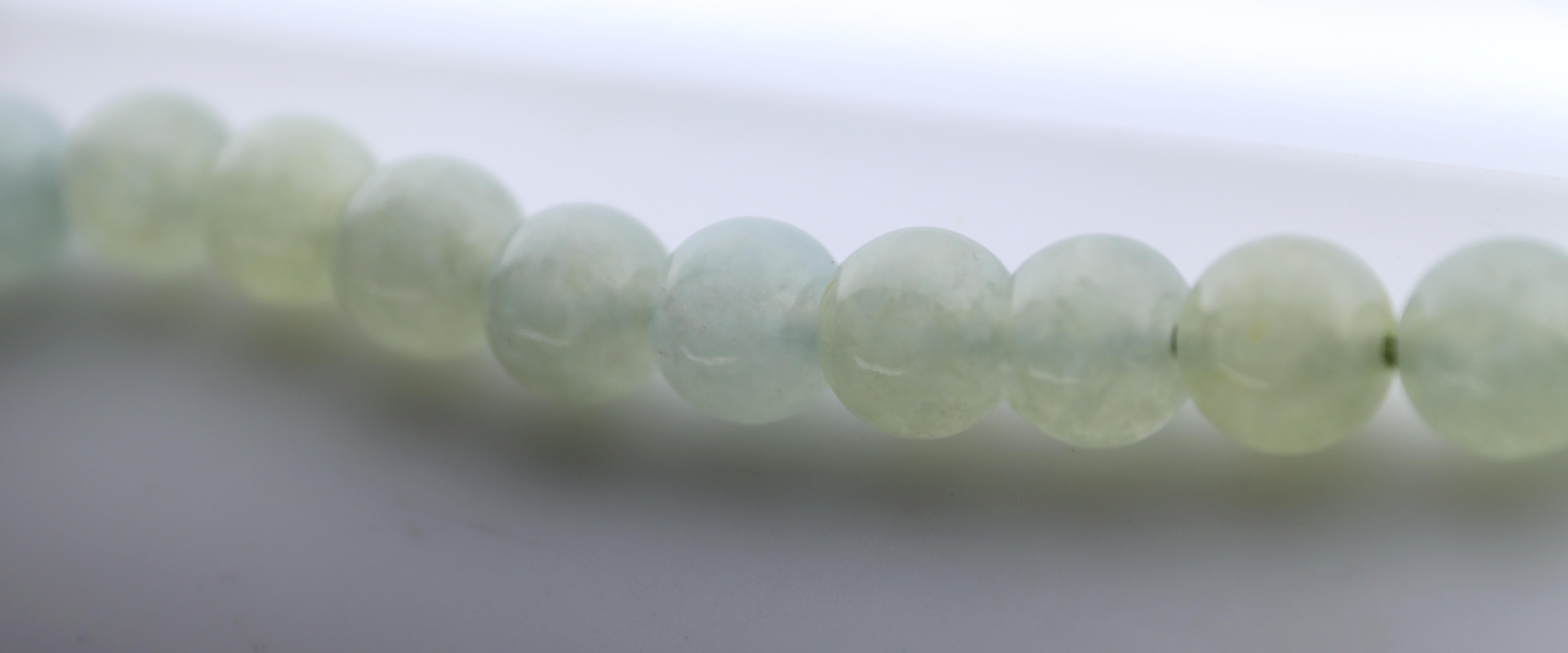 Natural “A” Jadeite Jade Celadon Bead Mason Kay Report Certified, Yellow Gold Ne For Sale 2