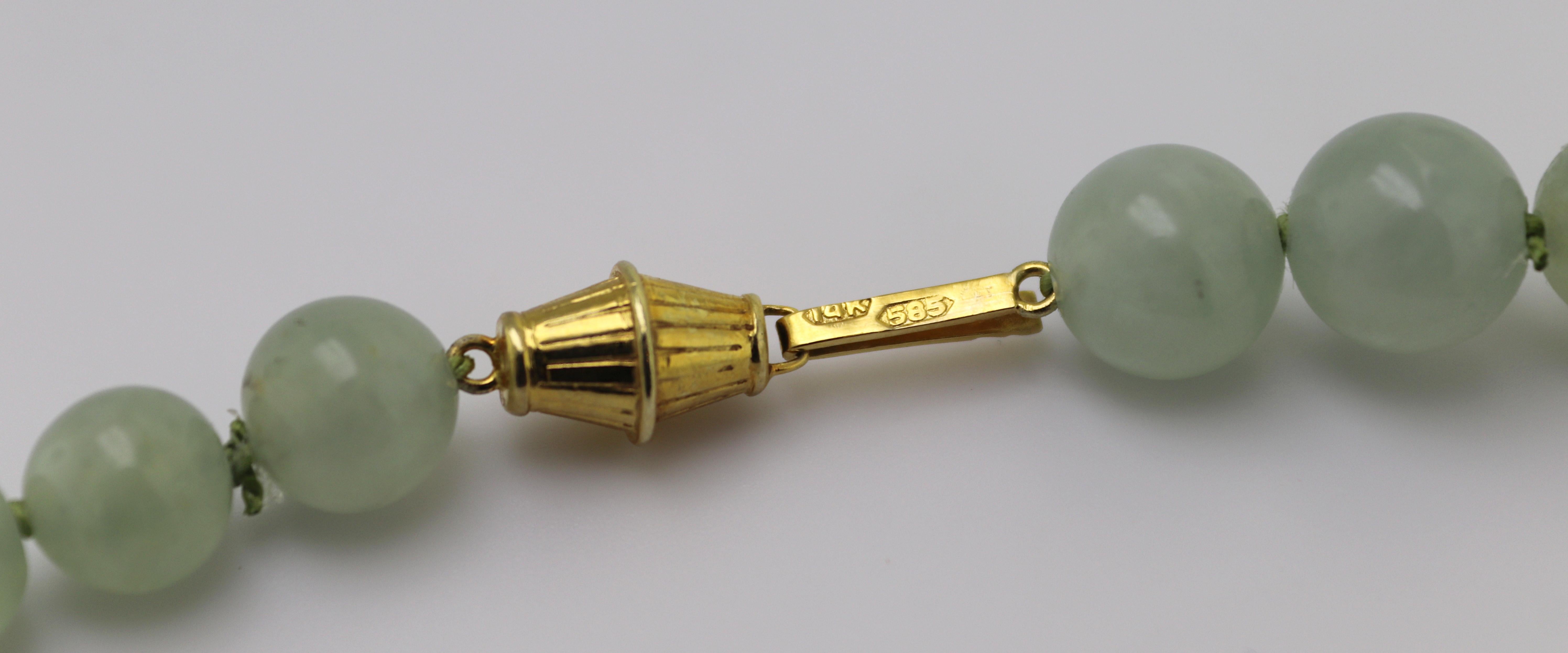 Natural “A” Jadeite Jade Celadon Bead Mason Kay Report Certified, Yellow Gold Ne For Sale 3