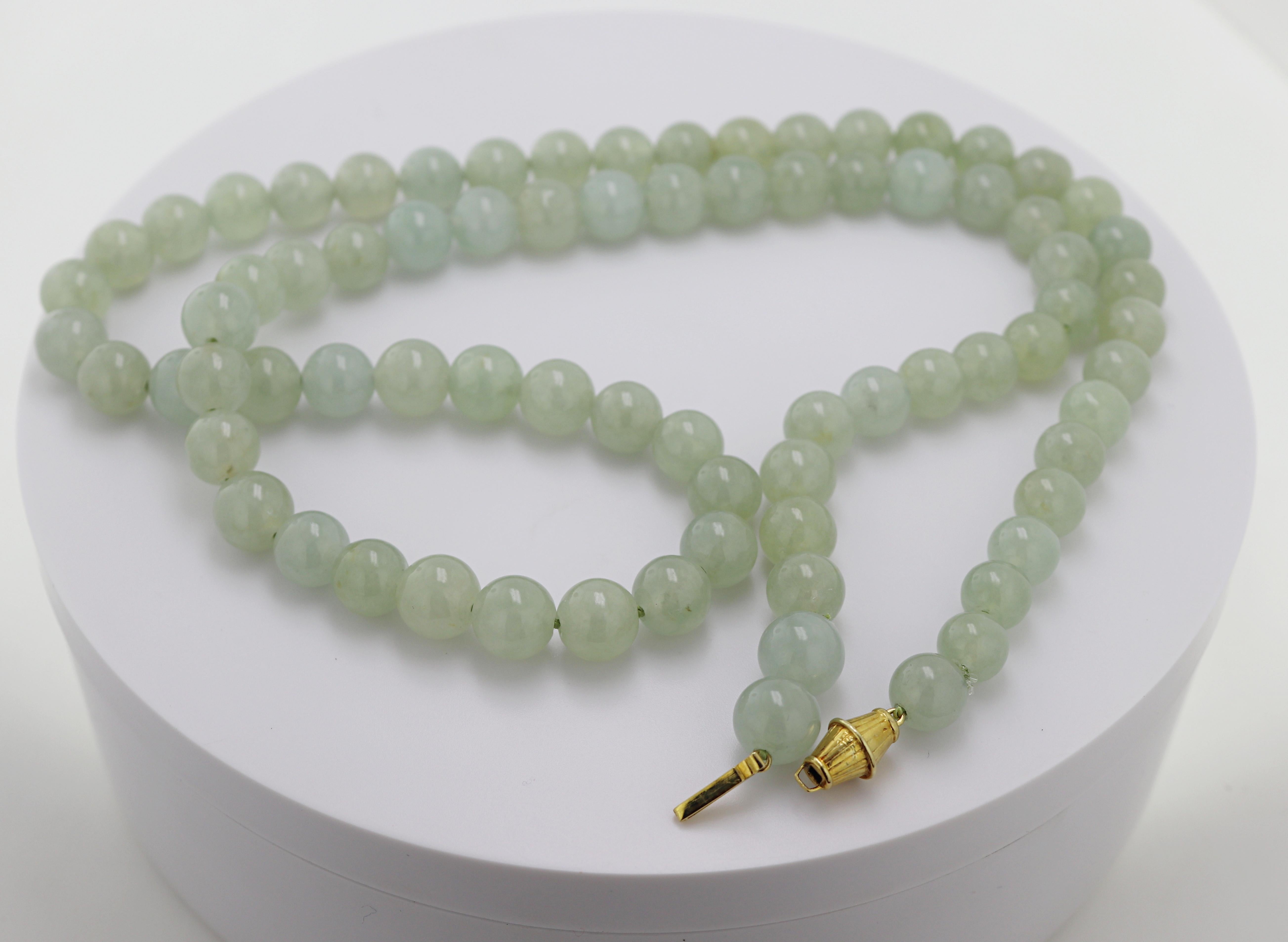 Natural “A” Jadeite Jade Celadon Bead Mason Kay Report Certified, Yellow Gold Ne In Good Condition For Sale In Pleasant Hill, CA