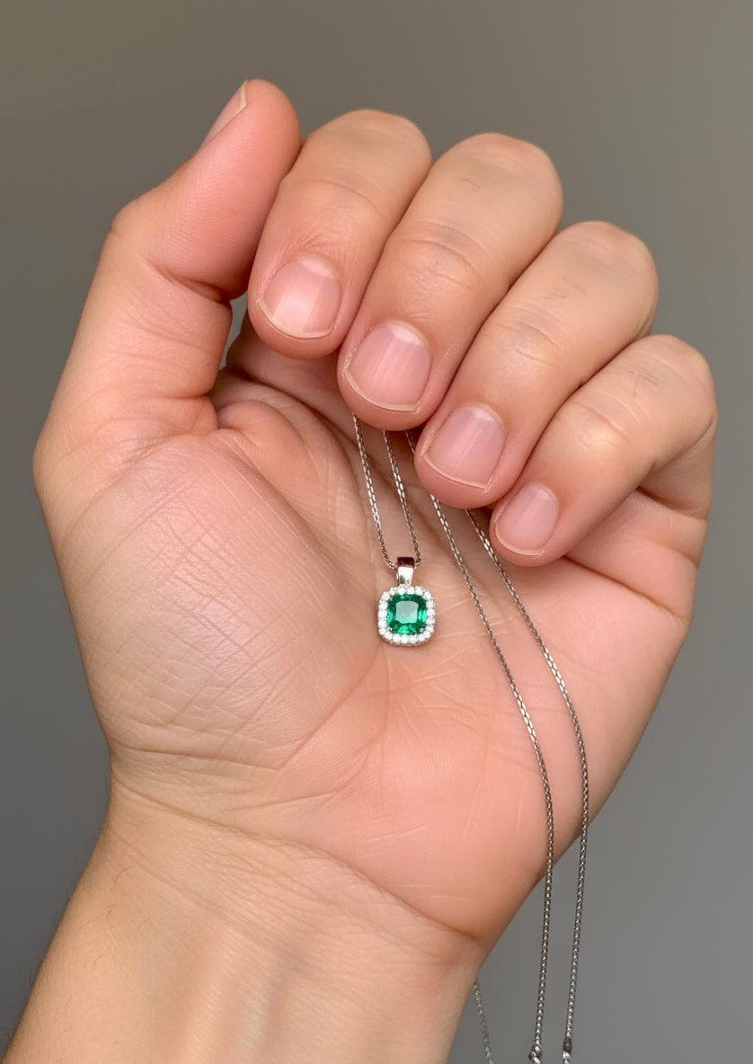 Natürliche AAA kolumbianische Smaragd-Diamant-Anhänger-Halskette 18K Gold Damen im Angebot