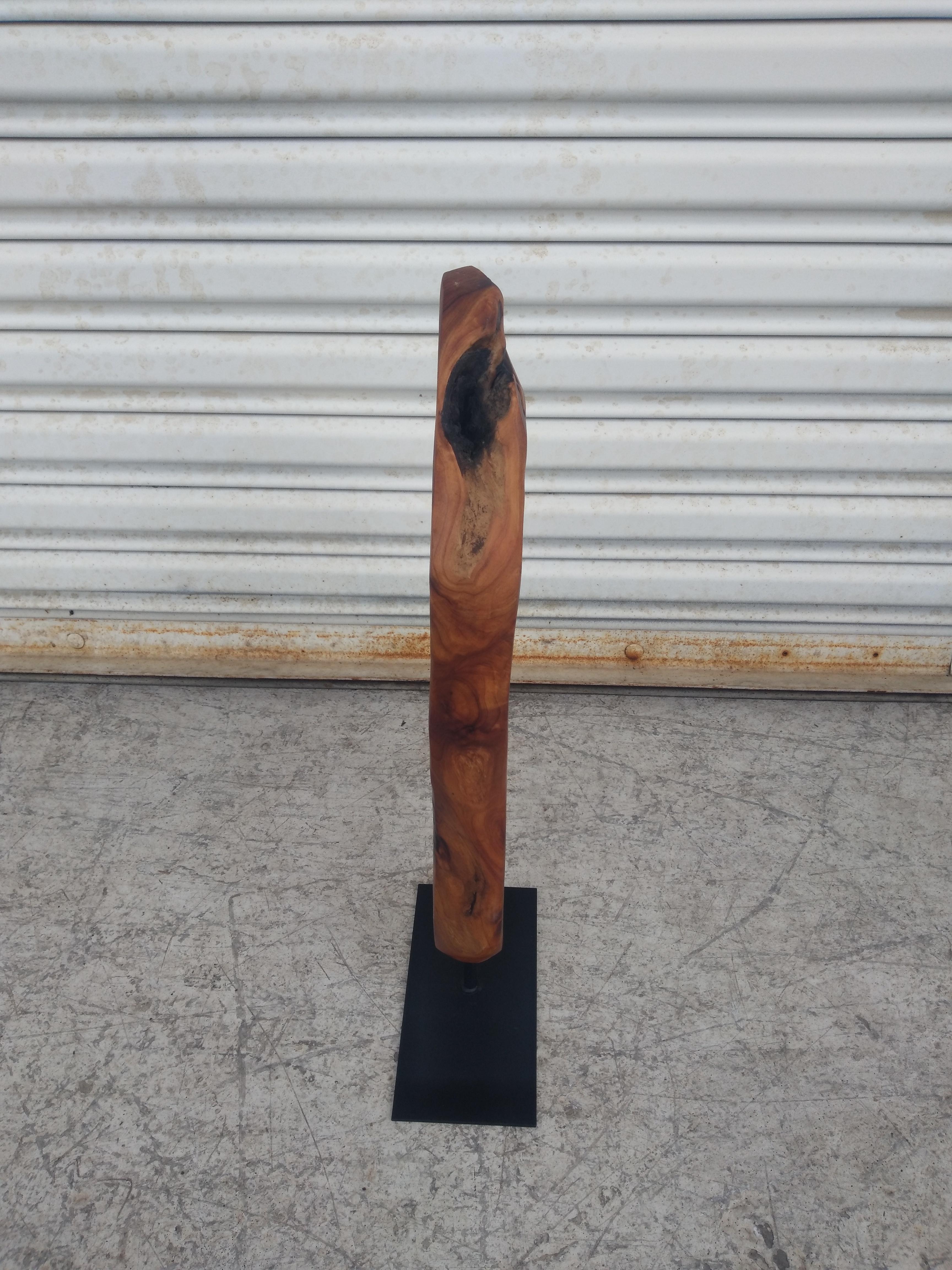 XX secolo Scultura astratta naturale in legno di radica su supporto in metallo in vendita
