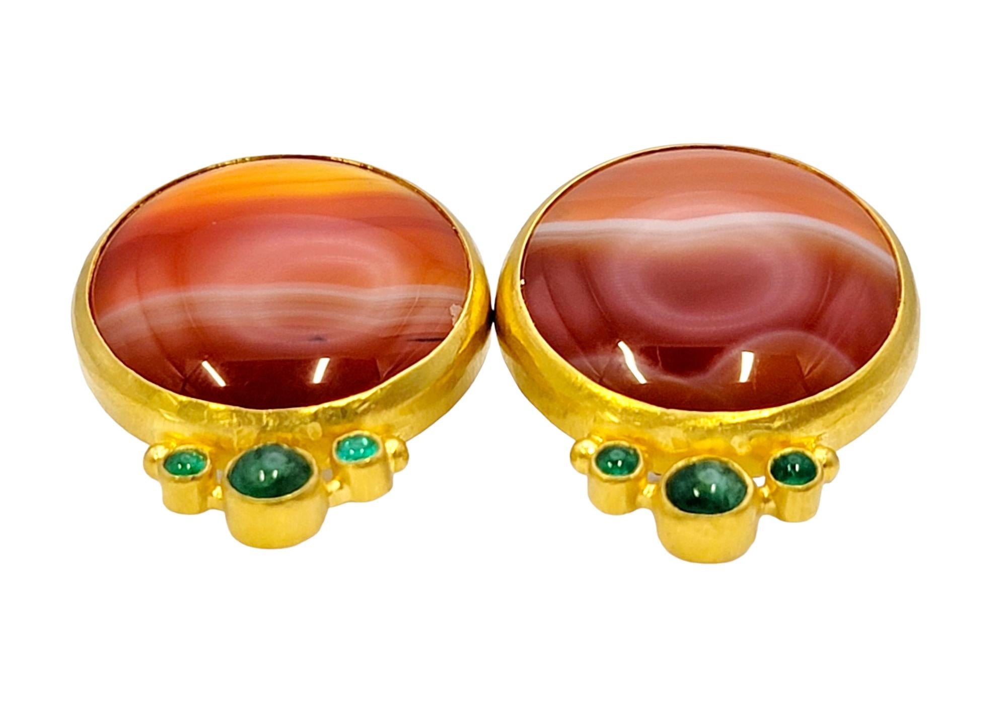 Contemporary Natural Agate and Emerald Cabochon Disc Pierced Earrings in 22 Karat Yellow Gold For Sale