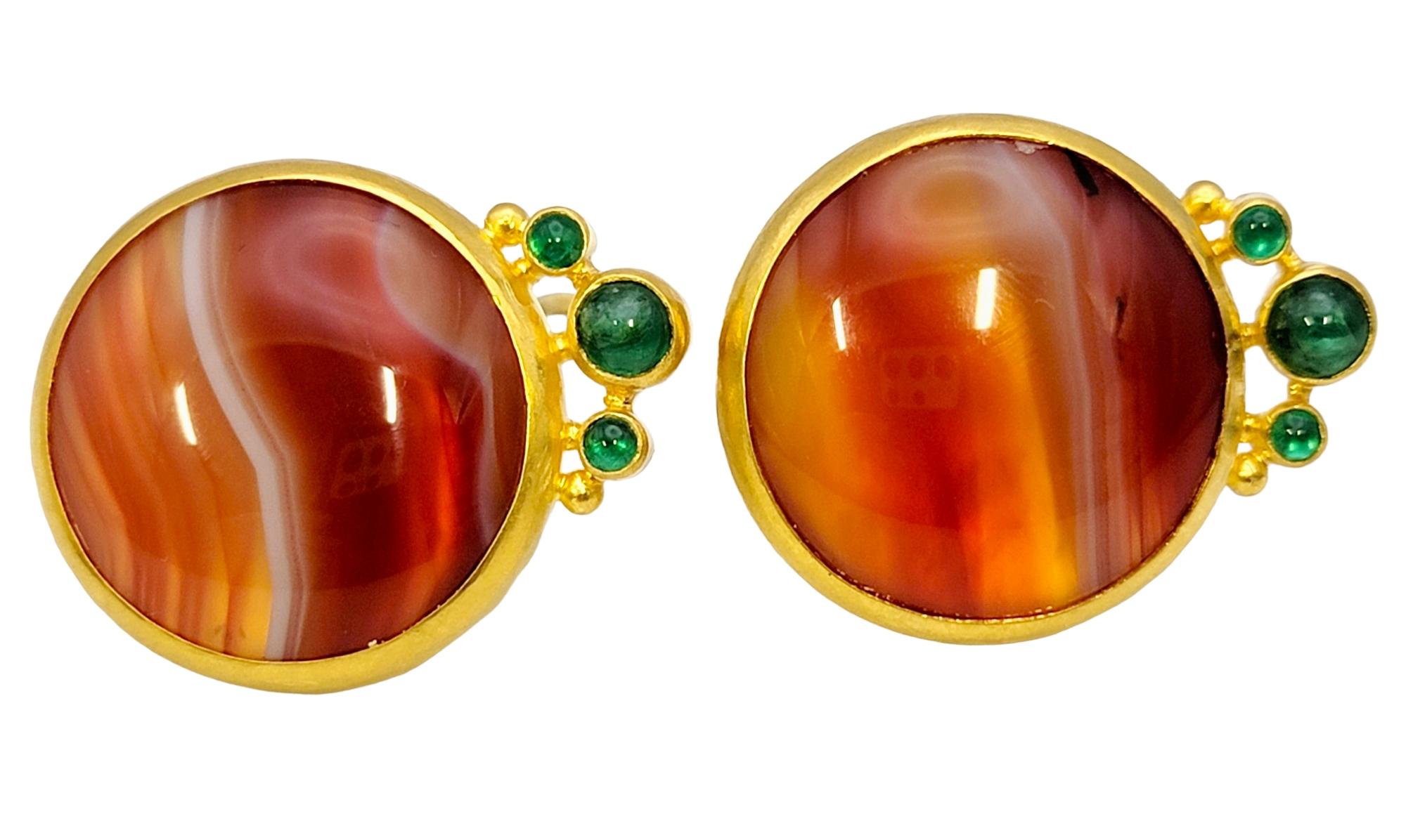 Natural Agate and Emerald Cabochon Disc Pierced Earrings in 22 Karat Yellow Gold In Good Condition For Sale In Scottsdale, AZ