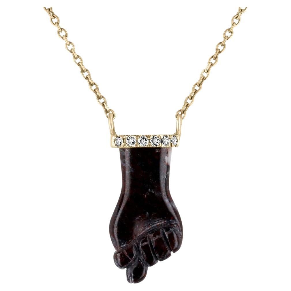 Natural Agate & Diamond Accent Fig Hand Pendant Necklace in 18K Yellow Gold 750 For Sale